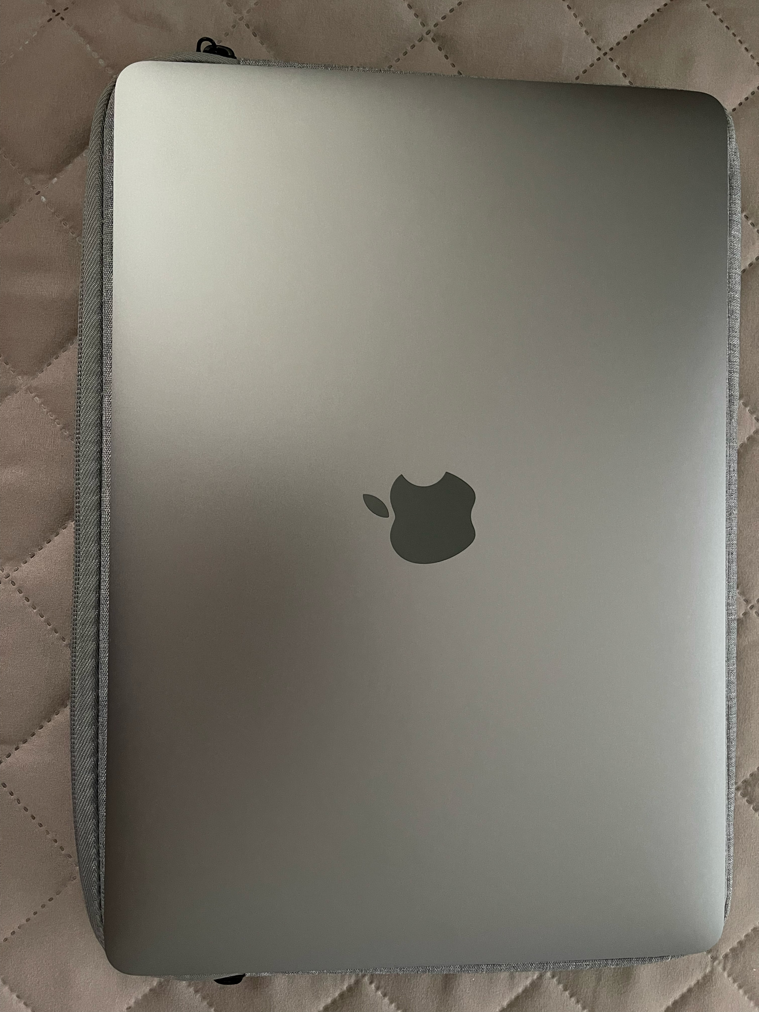 Husa de protectie si transport laptop Apple MacBook Air 2018-2019, MacBook Pro Touch Bar 2016-2019, MacBook Pro fara Touch Bar 2016-2017, 13" inch, gri