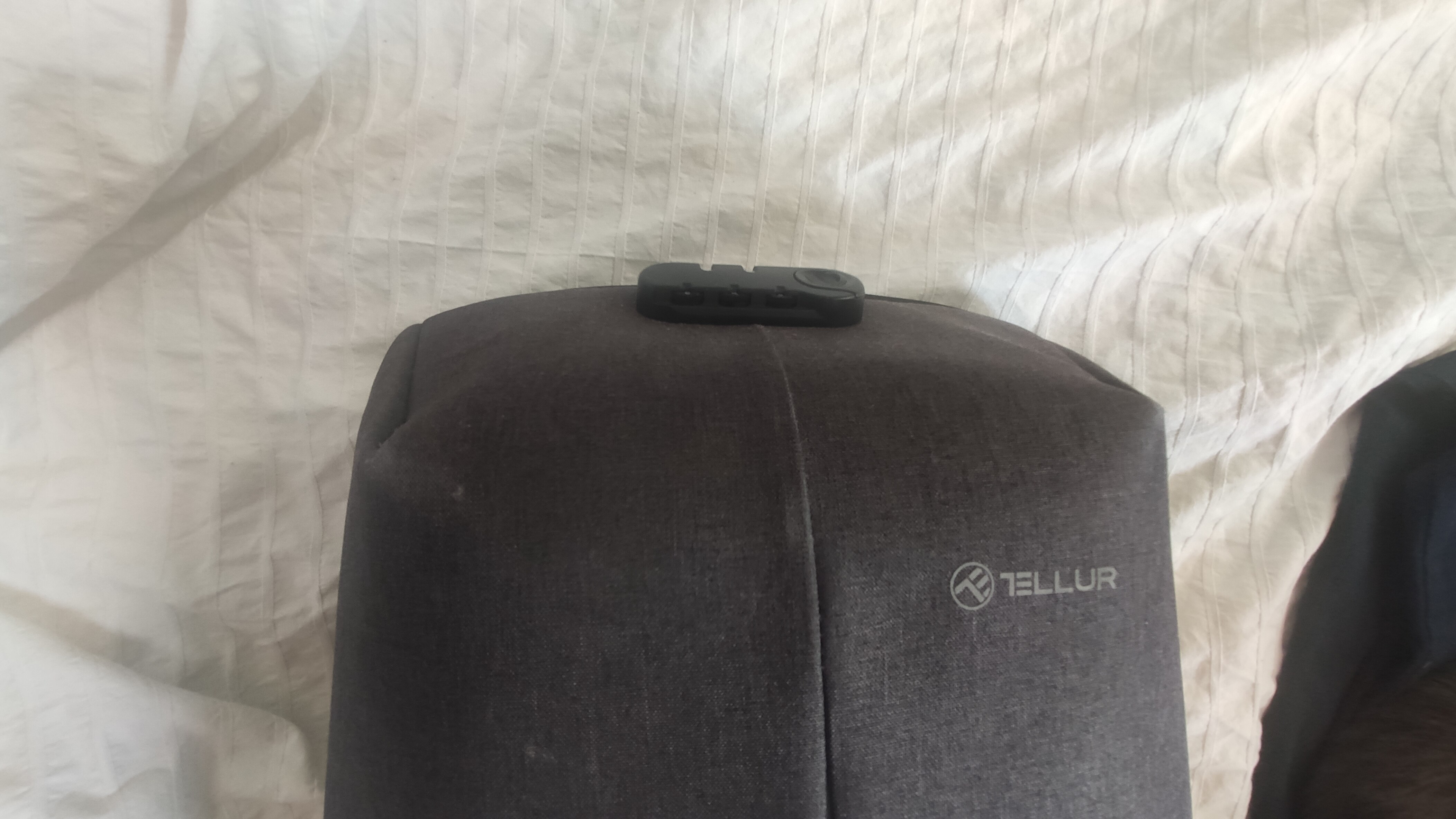 Rucsac laptop Tellur Antifurt V2, cu port USB, 15.6", Negru