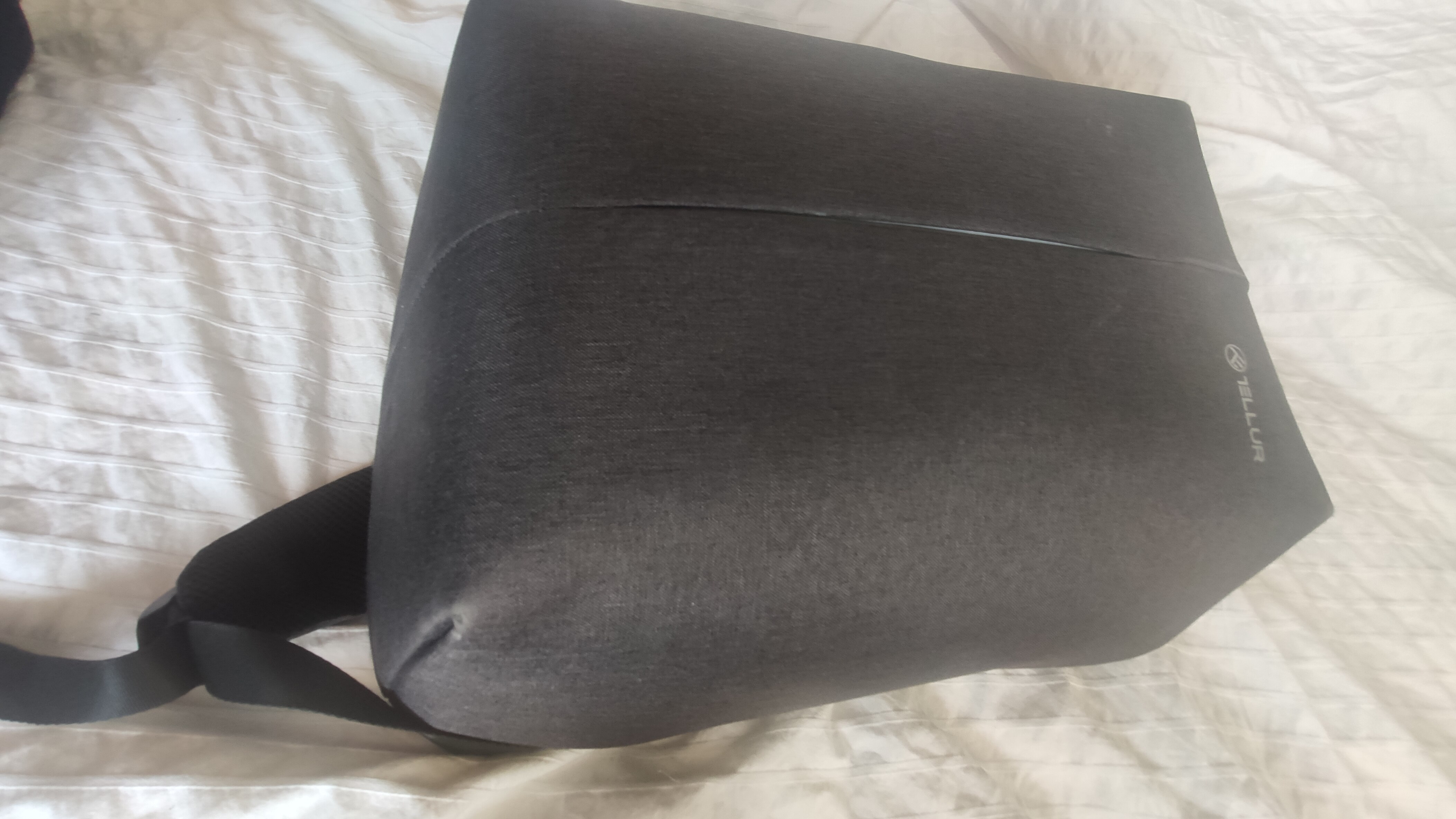 Rucsac laptop Tellur Antifurt V2, cu port USB, 15.6", Negru