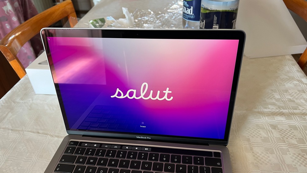 Laptop Apple MacBook Pro 13-inch, cu procesor Apple M2, 8 nuclee