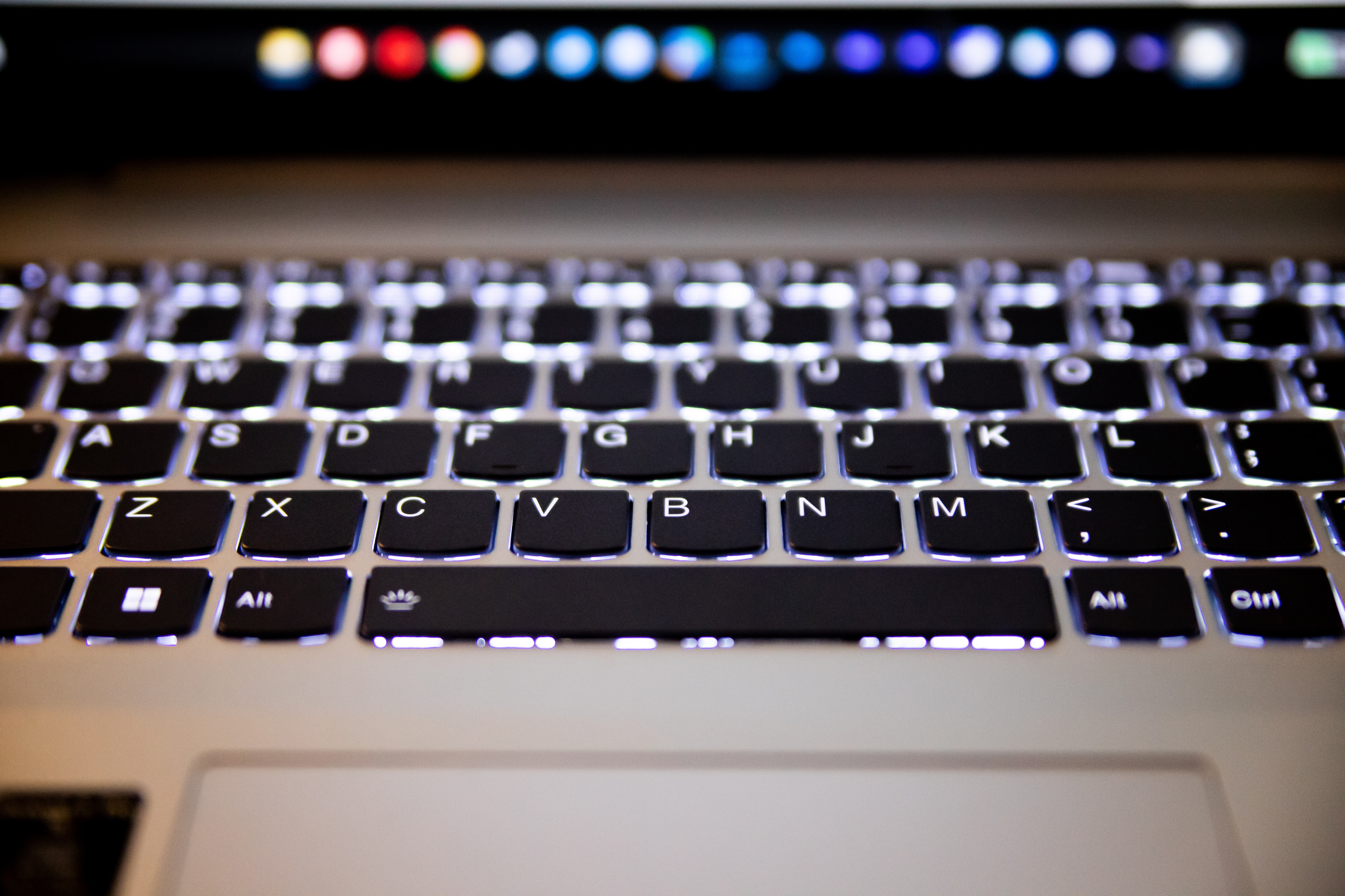 Laptop Lenovo IdeaPad 5 Pro 16ACH6 cu procesor AMD Ryzen™ 9 5900HX pana la 4.60 GHz, 16", 2.5K, IPS, 32GB, 1TB SSD, NVIDIA GeForce RTX 3050 4GB GDDR6, No OS, Cloud Grey