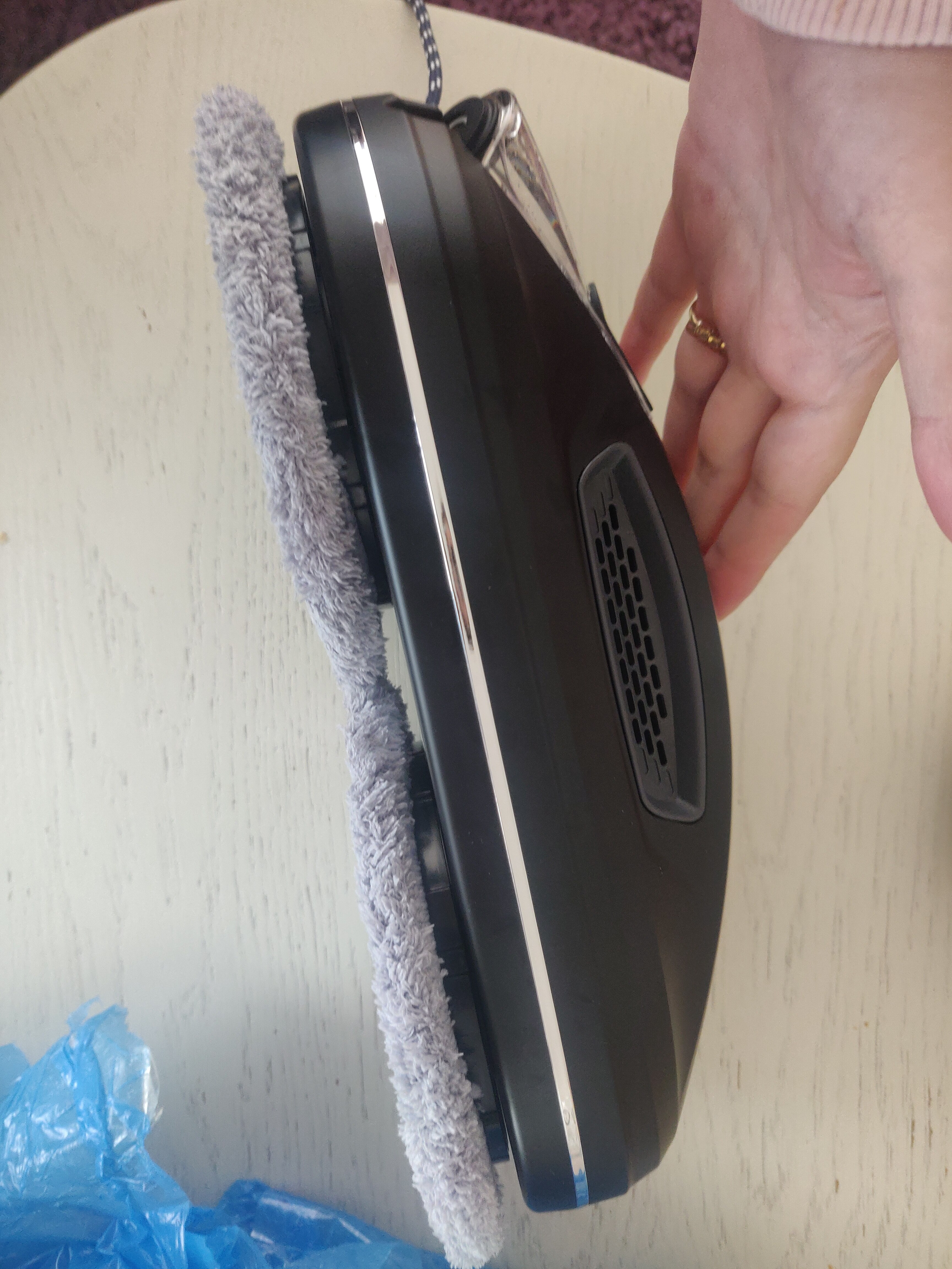 Robot curatare geamuri cu pulverizator HOBOT 388, UPS incorporat