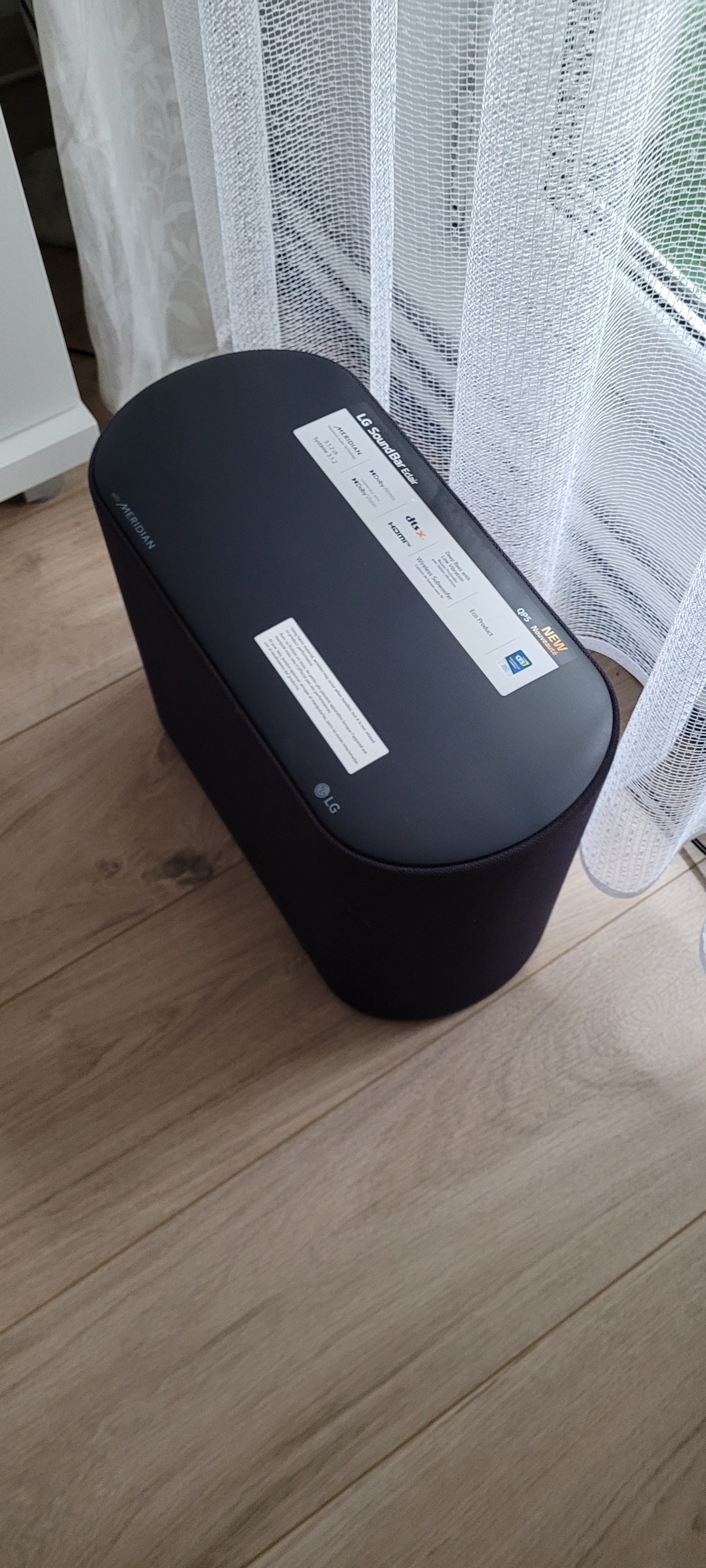 Soundbar LG QP5 Éclair, 3.1.2, 320W,Dolby Atmos, Dolby Vision passthrough, subwoofer wireless low-vibration, eARC, HDMI 2.1, alb