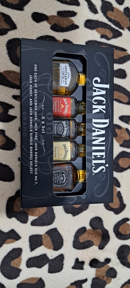 Whiskey Jack Daniel's, Family of Brands 40%, 5 x 0.05l - eMAG.ro