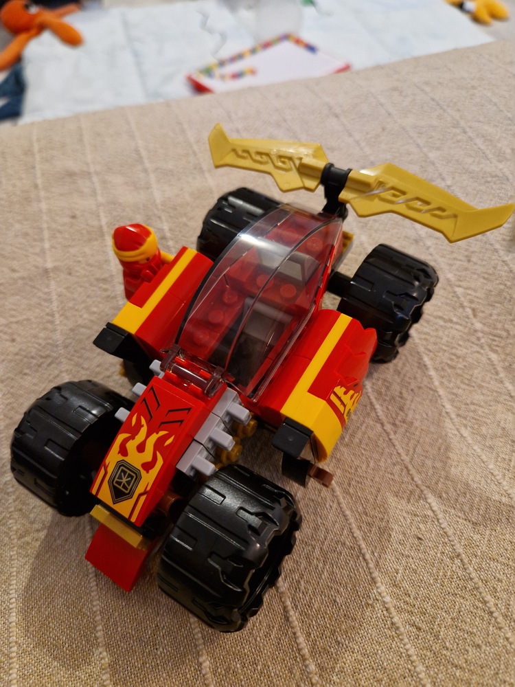 LEGO® Ninjago™ - Masina de curse EVO ninja a lui Kai 71780, 94