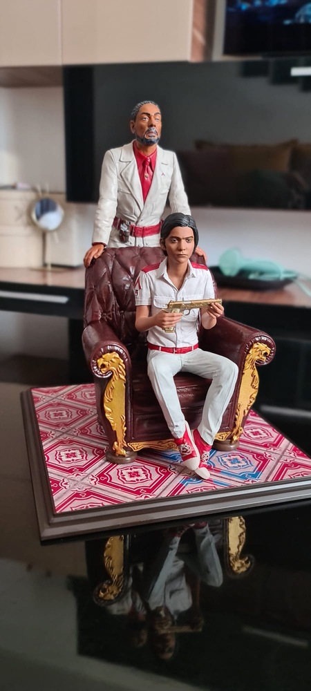 FIGURINE FAR CRY 6 Lions of Yara Anton et Diego Castillo collector
