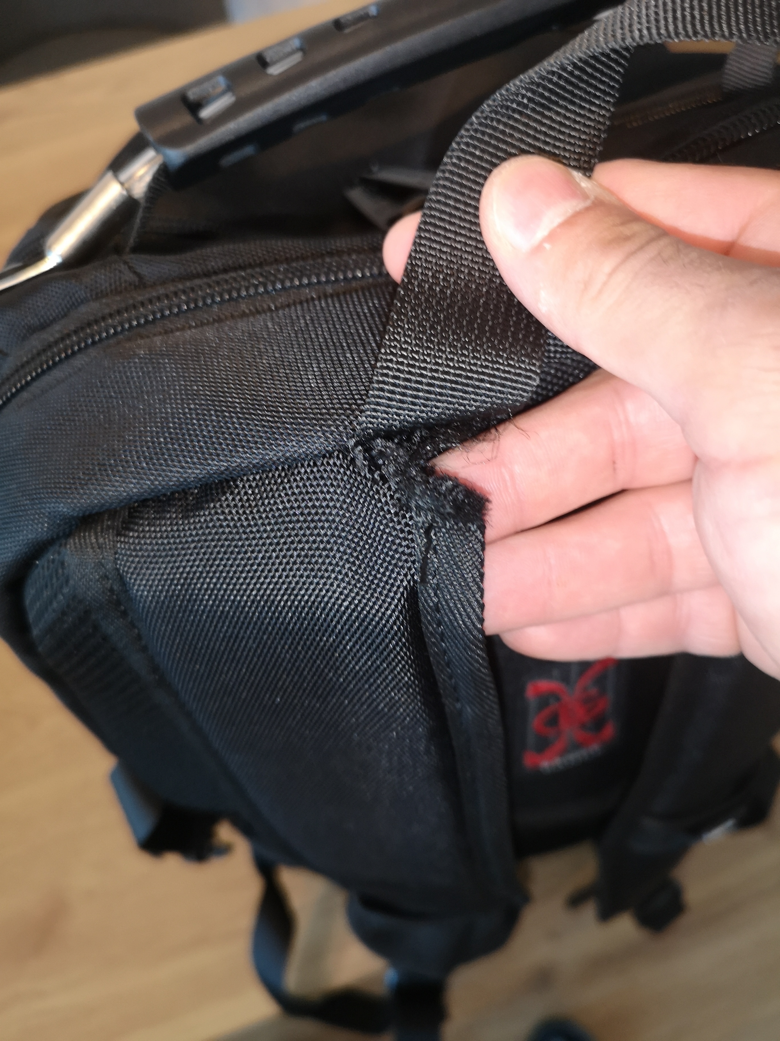 Rucsac laptop 15.6", sport, impermeabil, cu port de incarcare USB si jack audio, BANGE, Negru