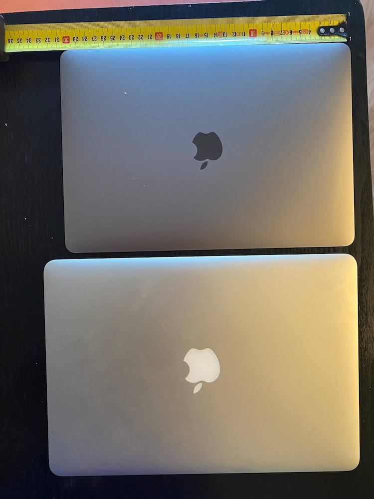 Laptop Apple MacBook Air 13-inch, True Tone, procesor Apple M1, 8