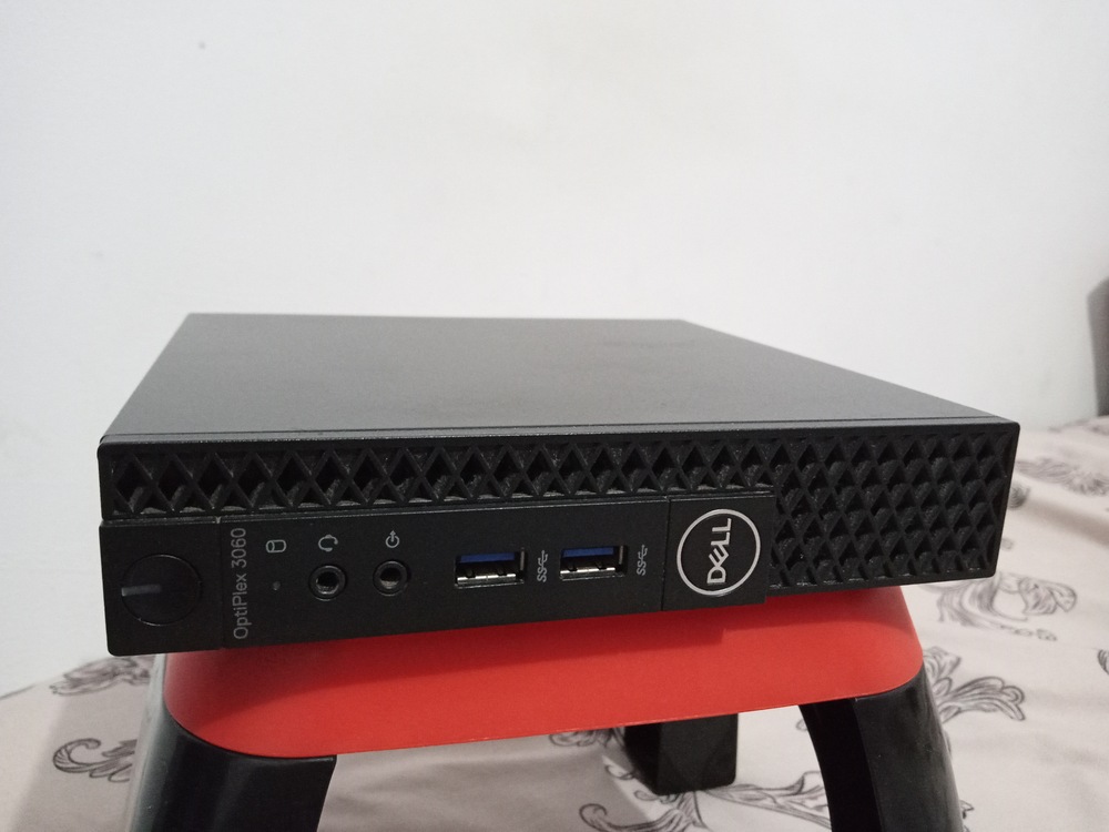 Mini PC DELL OptiPlex 3060 cu procesor Intel® Core™ i5-8400T pana