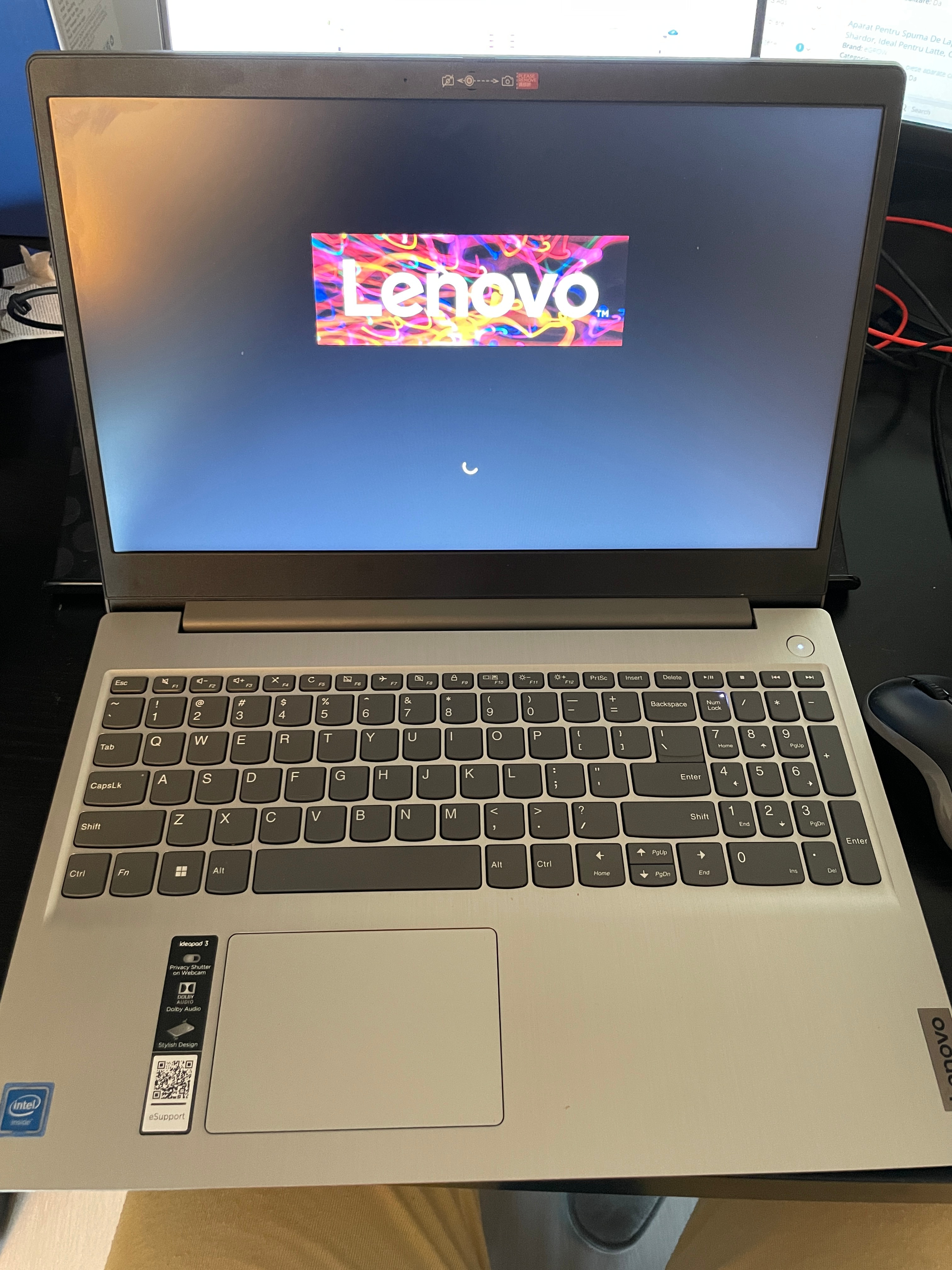 Laptop Lenovo IdeaPad 3 15IGL05 cu procesor Intel® Celeron® N4120 pana la 2.60 GHz, 15.6", HD, 4GB, 256GB SSD, Intel® UHD Graphics 600, No OS, Platinum Grey