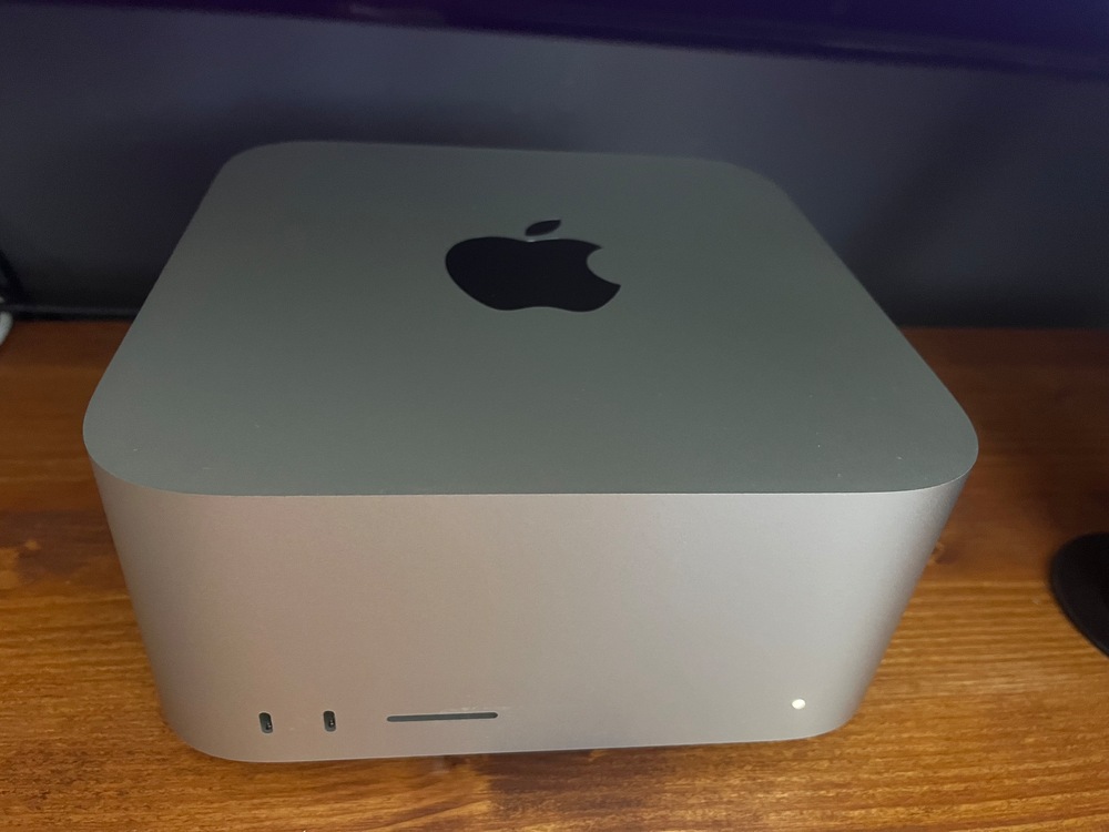 Apple Mac Studio (2023) cu procesor Apple M2 Ultra 24 nuclee CPU