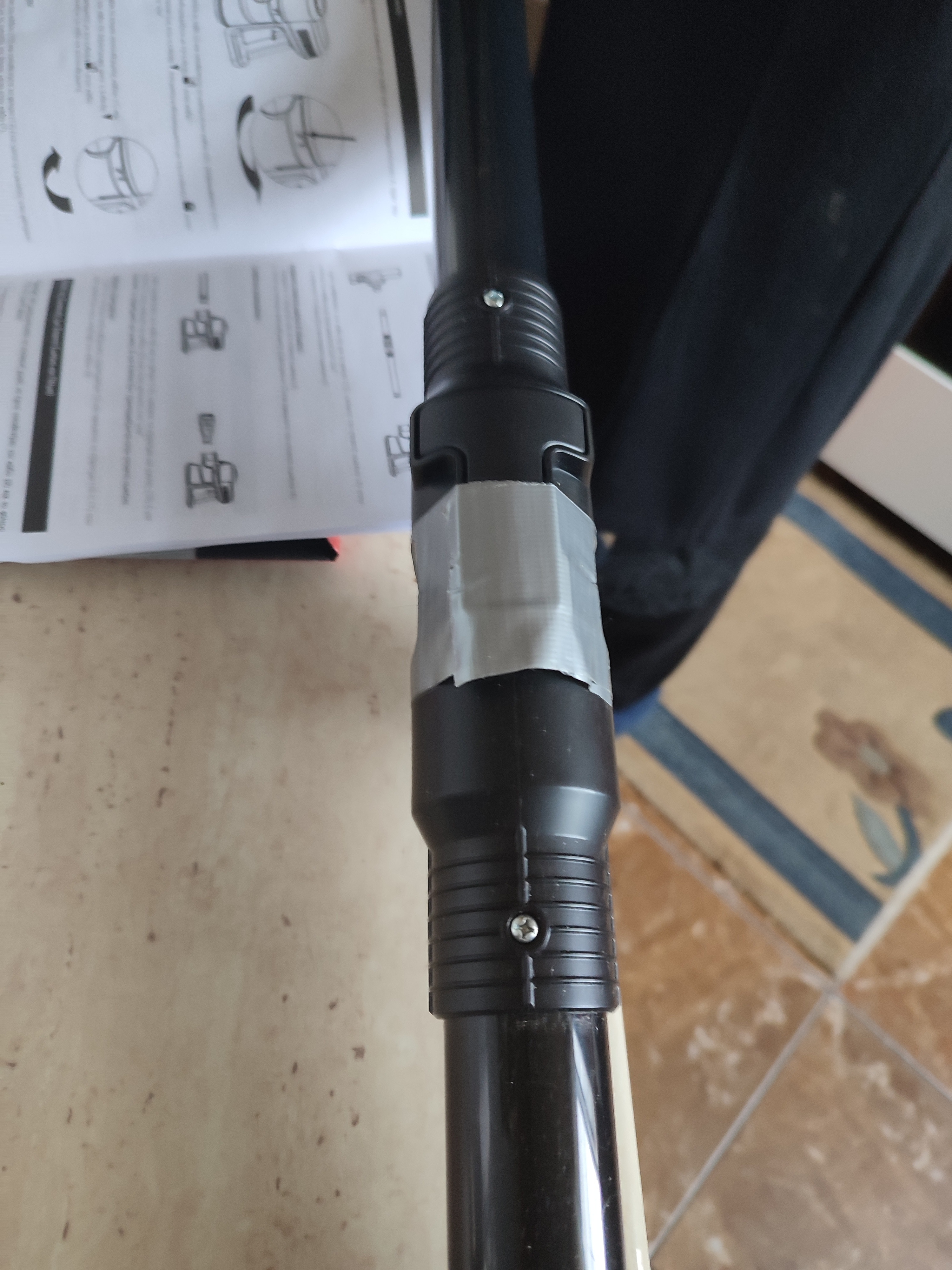 Aspirator portabil cu bat pentru toate suprafetele si colturile, Izzy, 2in1 cu cablu