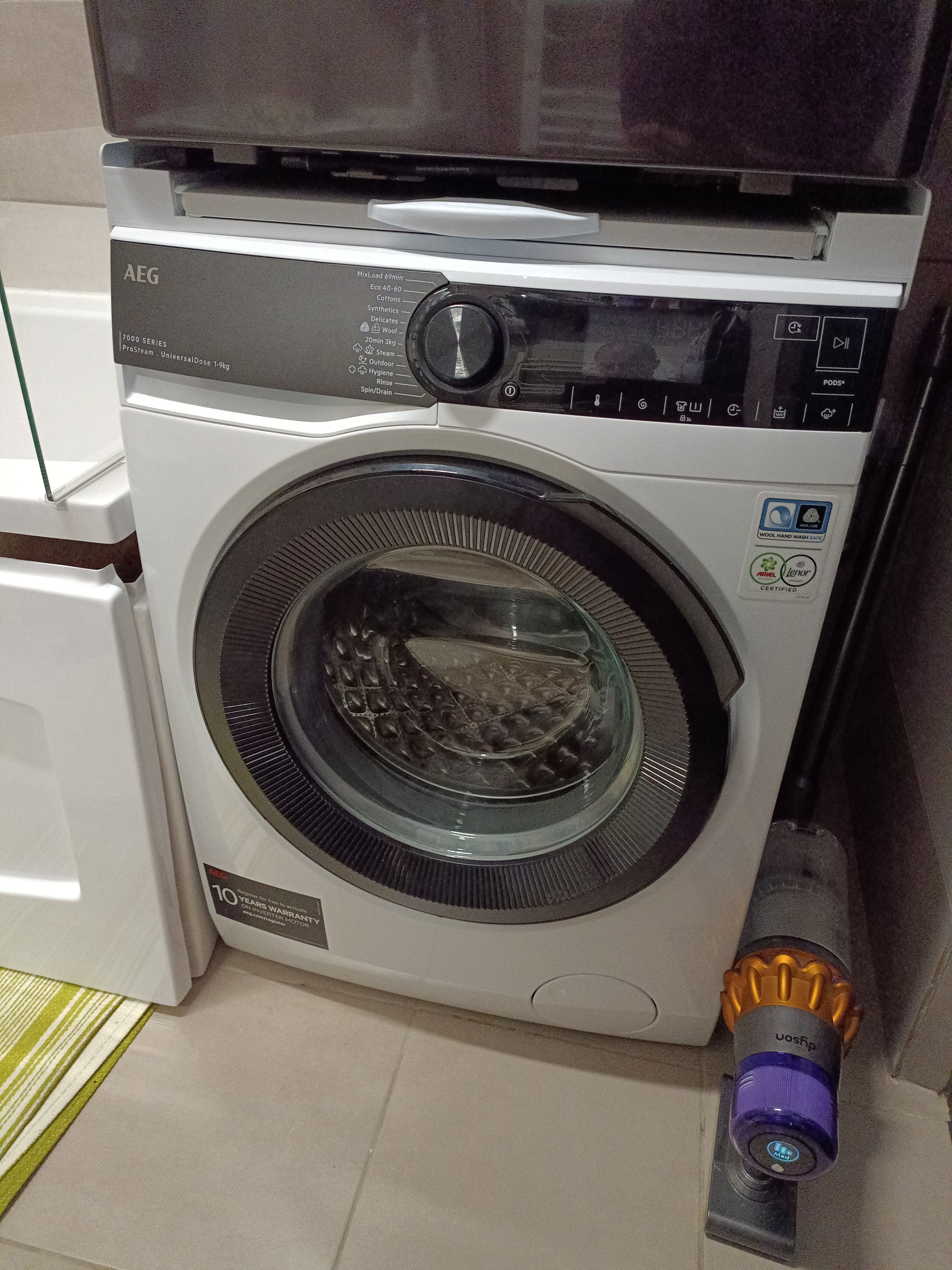 Masina de spalat rufe AEG LFR73964VE, 9 kg, 1600 rpm, Clasa A, Tehnologie ProSense + ProSteam, Motor EcoInverter cu magnet permanent, Furtun alimentare AquaControl, Alb