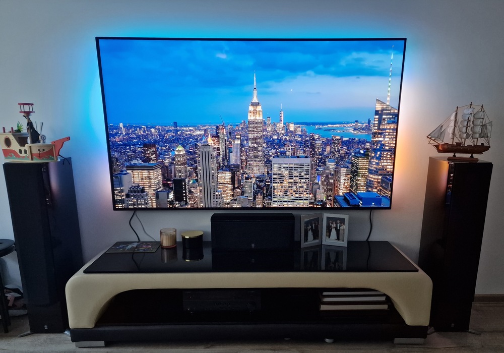 TV OLED 194cm (77) Philips 77OLED818/12 UHD 4K, Ambilight 3 lados