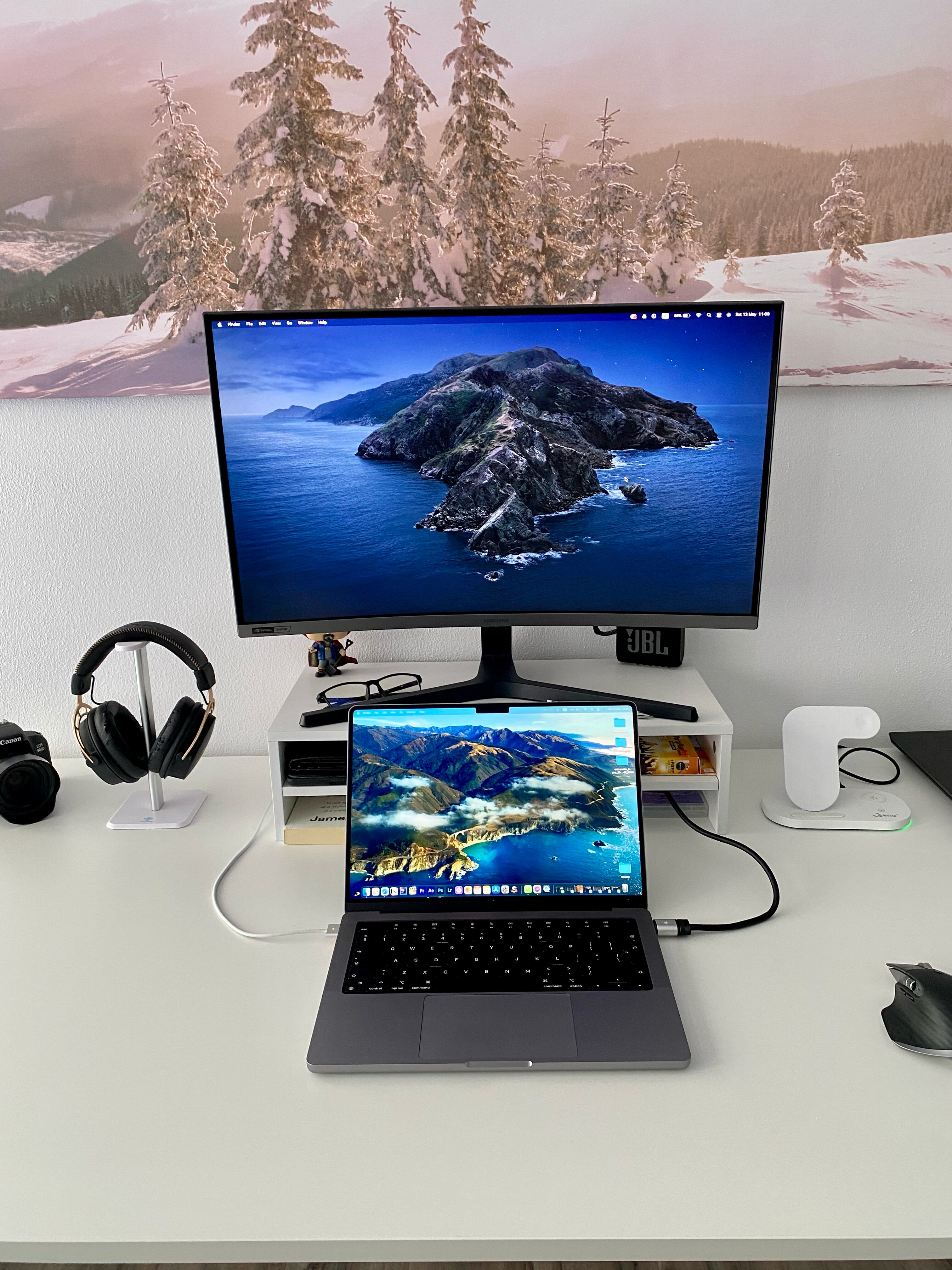 Laptop Apple MacBook Pro 14 (2021) cu procesor Apple M1 Pro, 10 nuclee CPU and 16 nuclee GPU, 16GB, 1TB SSD, Space Grey, Int KB