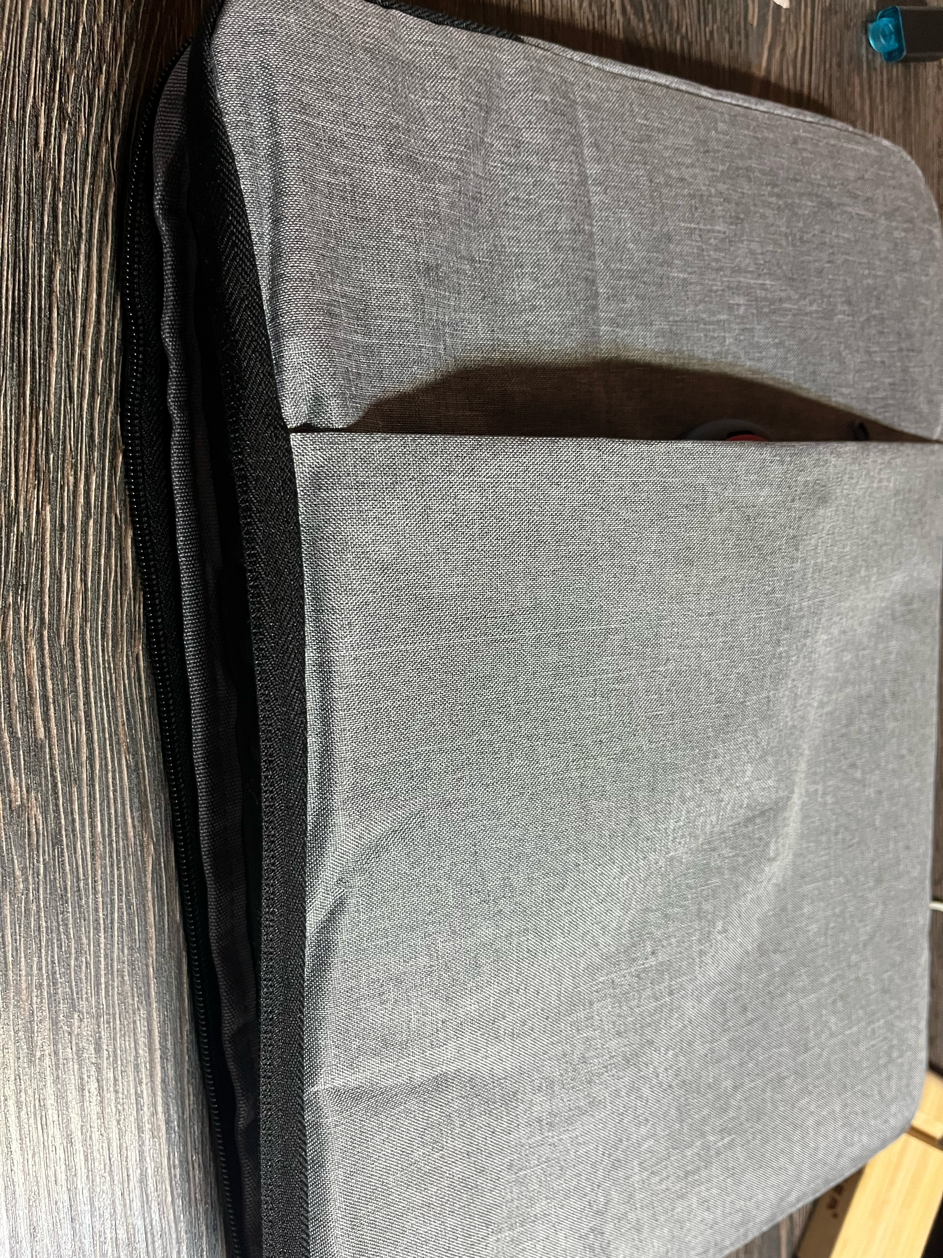 Husa laptop, poliester, cu burete antisoc, 39cm x 30cm x 2cm, fermoar, 14"-15.6", Gri