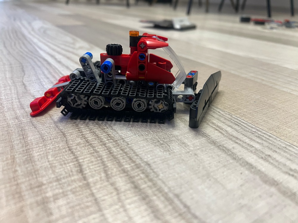 LEGO® Technic - Masina de tasat zapada 42148, 178 piese - eMAG.ro