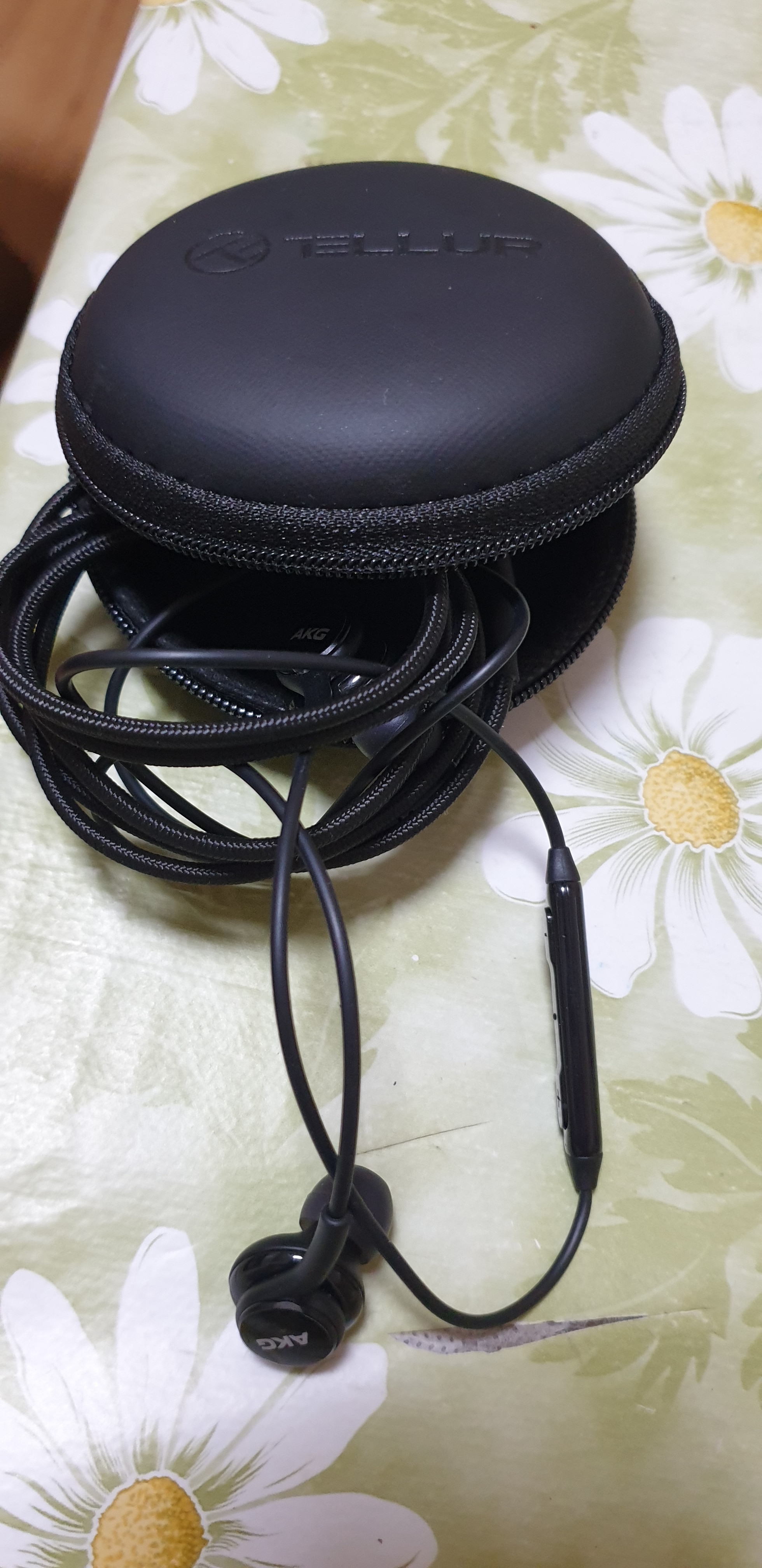 Casti Audio AKG compatibil cu Samsung cu mufa Type-C dopuri de rezerva Negru in ambalaj Retail
