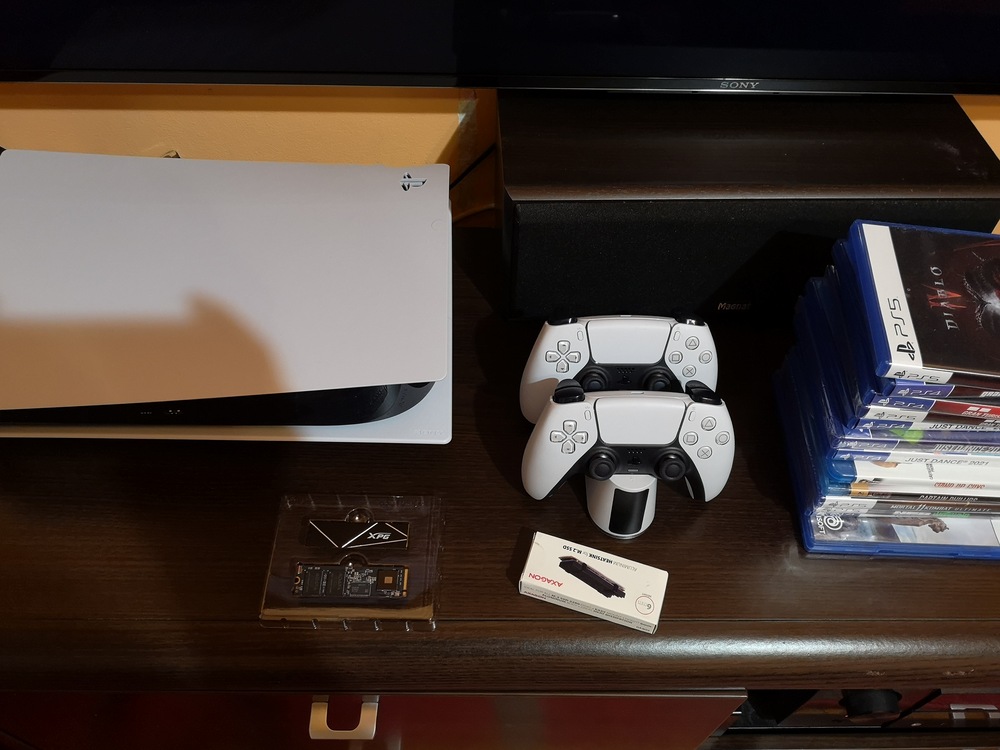 Consola PlayStation 5 (PS5) 825GB, C-Chassis, White - eMAG.ro