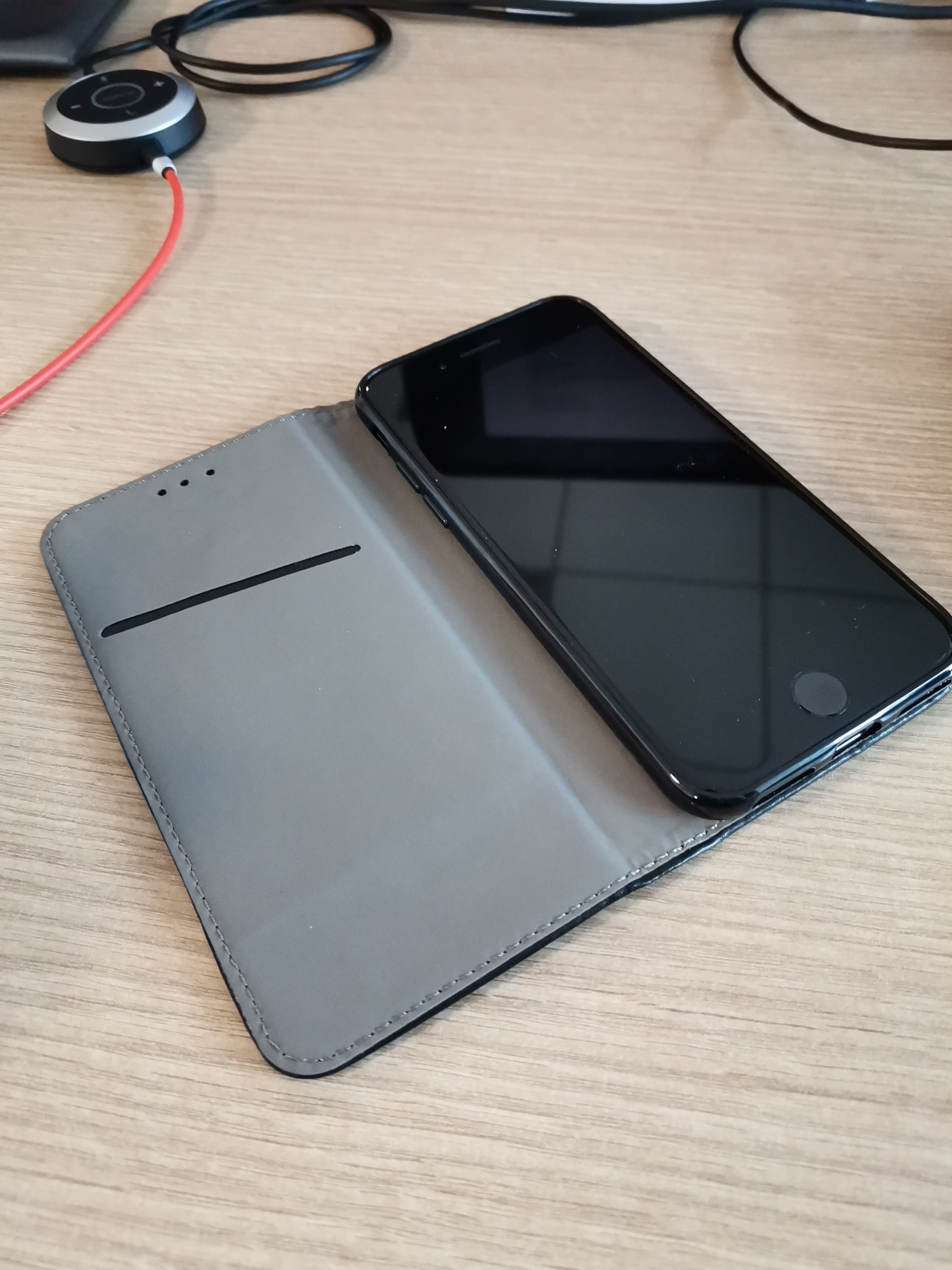 Husa pentru telefon, Moozy, Flip On, pentru iPhone 8 / 7 / SE 2020, Negru, Piele ecologica
