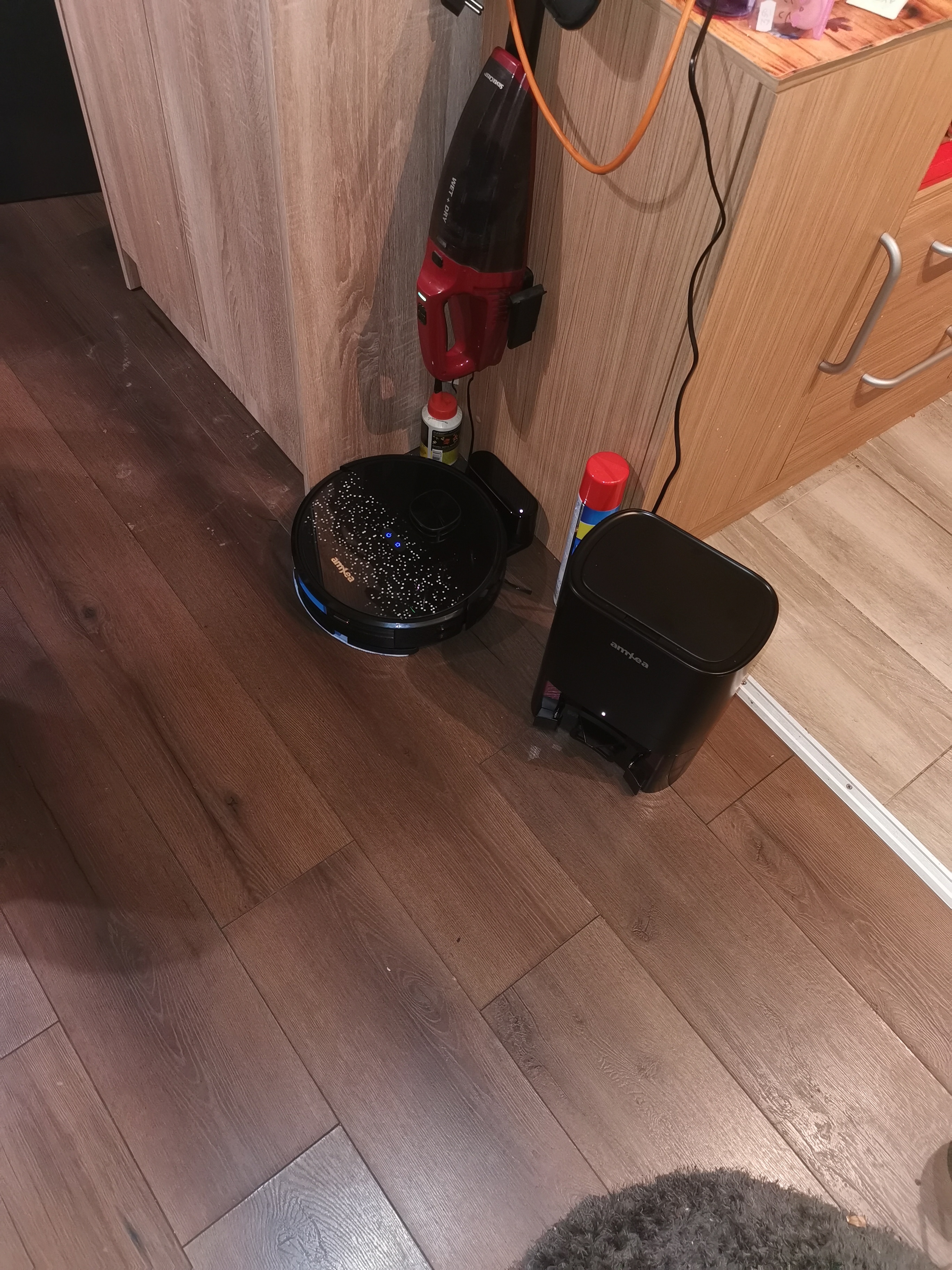 Aspirator robot amXea G6RM Negru-Gri, colector de praf automat extern, navigare laser, Wi-Fi app, smart memory, multi-suprafete, curatare uscata cu spalare, perie centrala