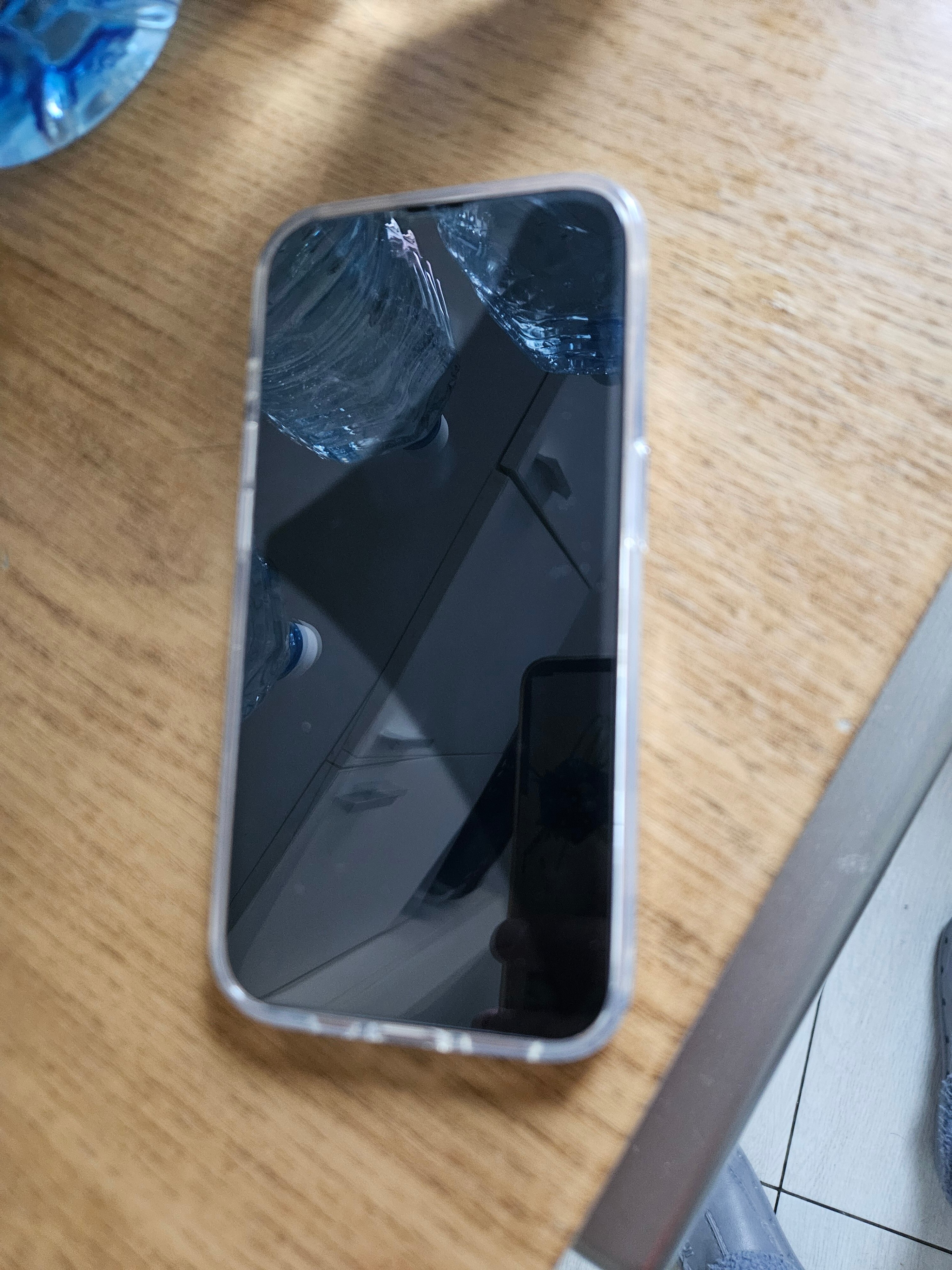 Folie sticla compatibila cu iPhone 13 Pro, decupaje minime, instalare usoara cu easy fit, Protectie ecran 2.5D, Transparenta