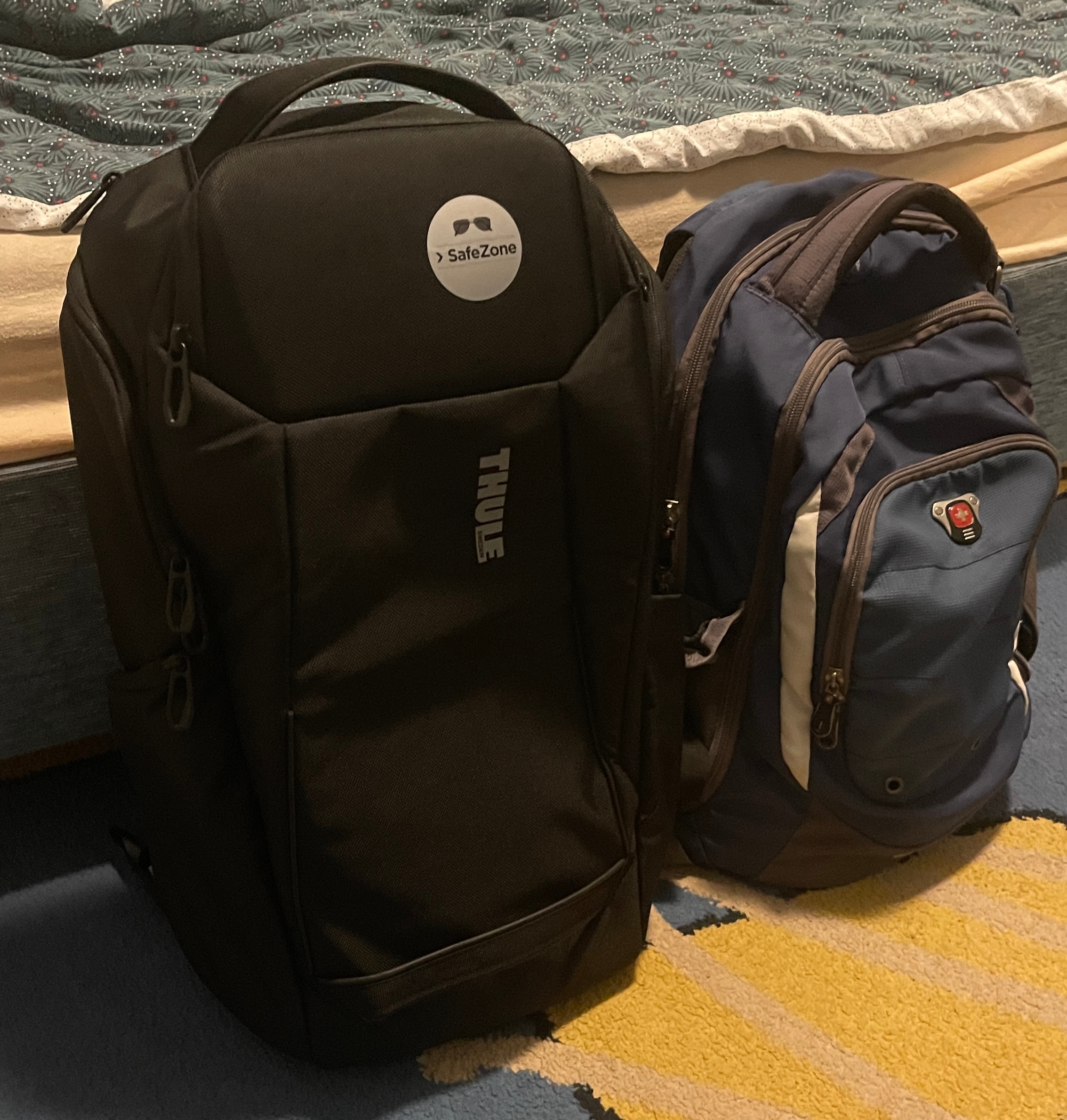 Rucsac THULE pentru notebook de max. 15.6 inch, 1 compartimente, buzunar frontal x 3, buzunar lateral x 2, waterproof, poliester, Negru
