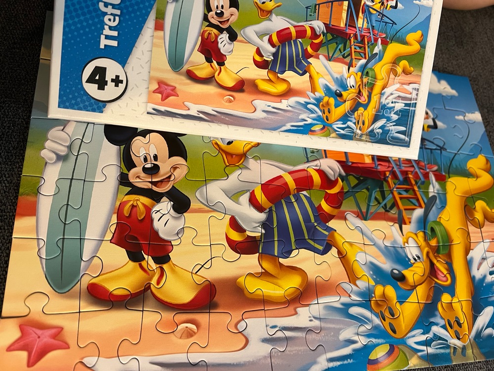 Puzzle Trefl - Disney Mickey and Friends, Distractie pe plaja, 60 piese ...