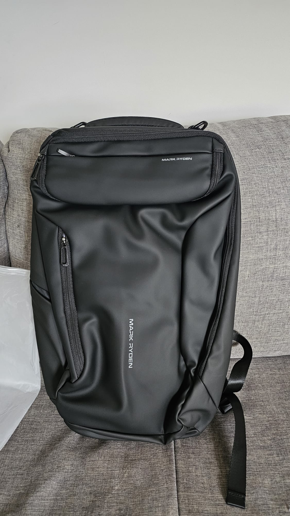Rucsac/Ghiozdan Mark Ryden compatibil cu laptop 17.3", 30L, port USB, full impermeabil, sistem antifurt, unisex, spatios, negru