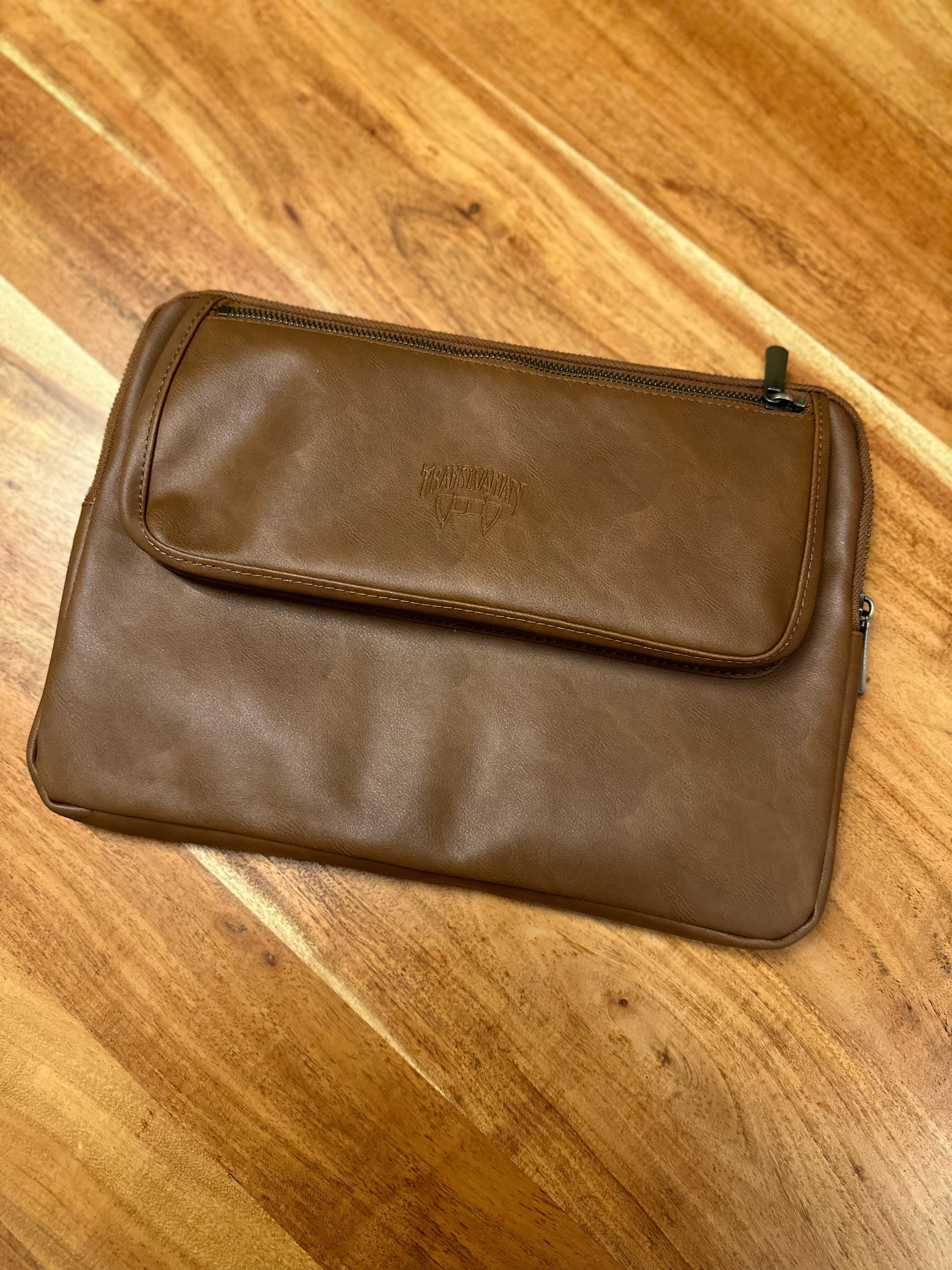 Geanta pentru Laptop 13,3 inch, Transilvanian Bags, Executive, Piele ecologica, Maro, 23x34 cm