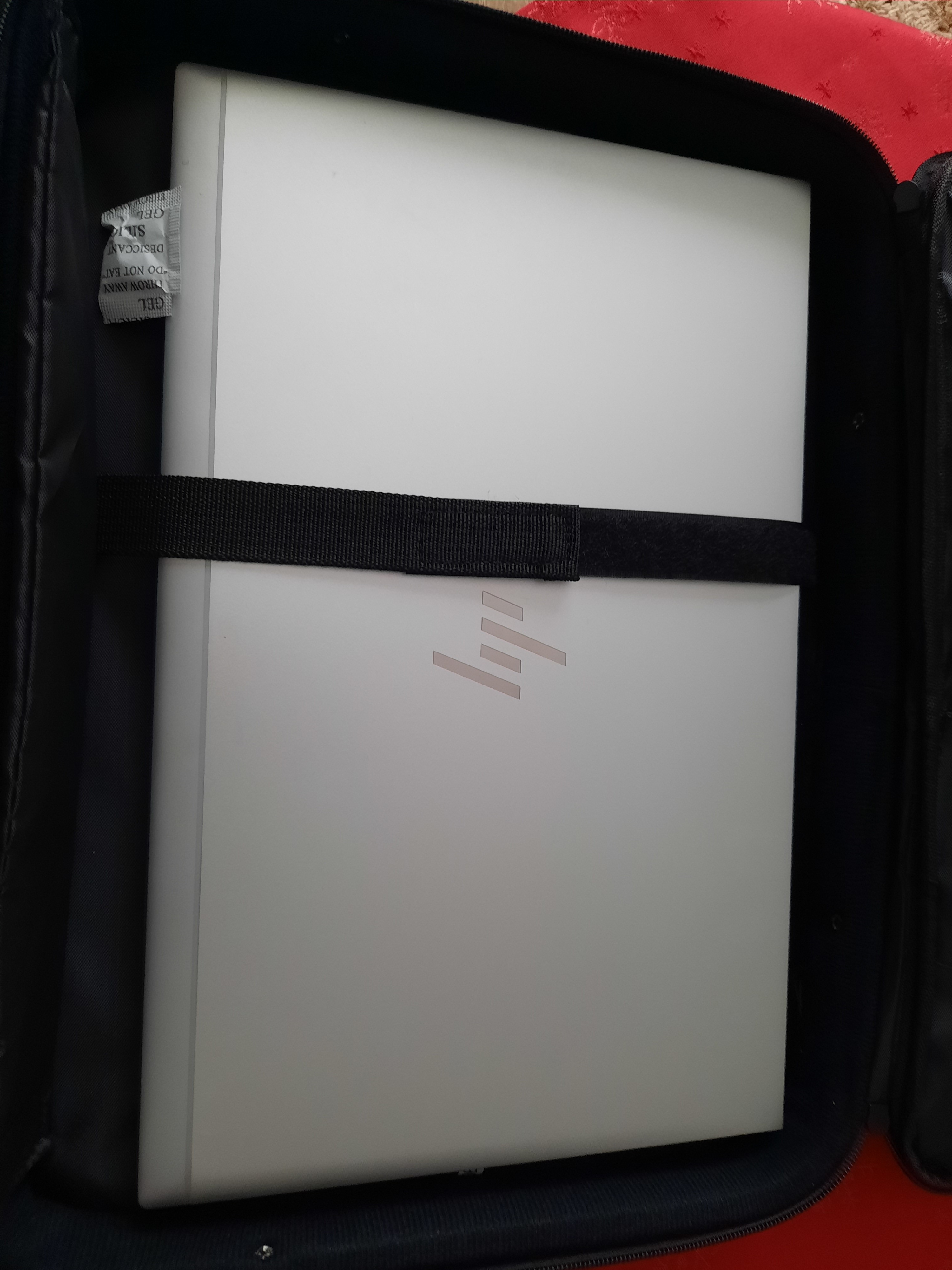 Geanta laptop 15.6 inch CLASSIC Esperanza culoare negru/rosu