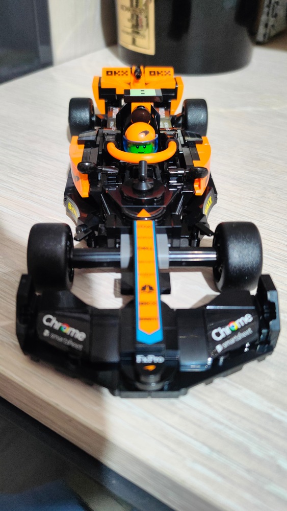 LEGO® Speed Champions - Masina de curse McLaren de Formula 1 2023