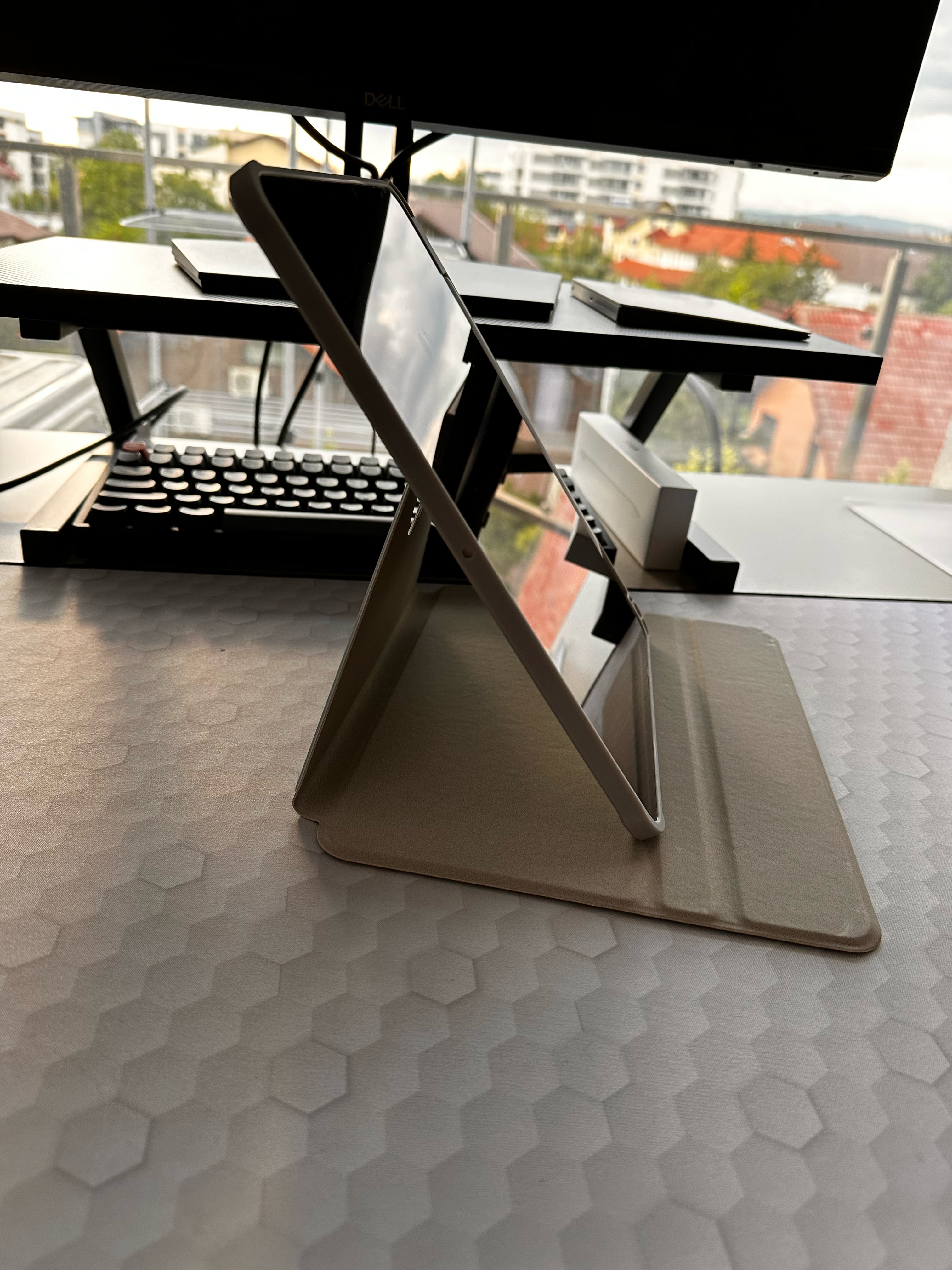 Husa pentru tableta, Cu suport pentru pix, Compatibil cu iPad Air 4 2020 / 5 2022, iPad Pro 11" (2018/2020/2021/2022), rotire 360 °, Negru