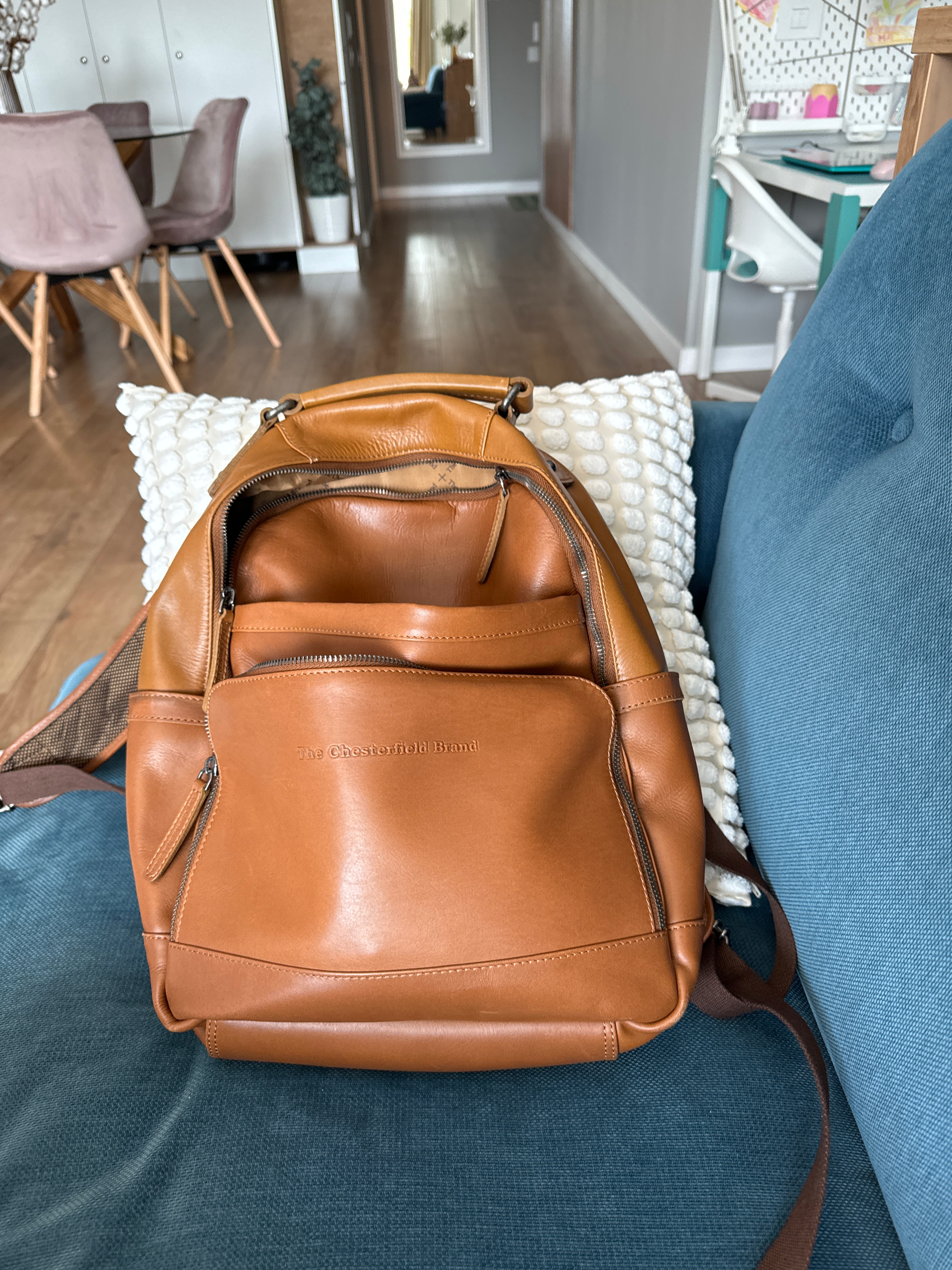 Rucsac pentru laptop de 14 inch si tableta, The Chesterfield Brand, din piele neagra model Austin
