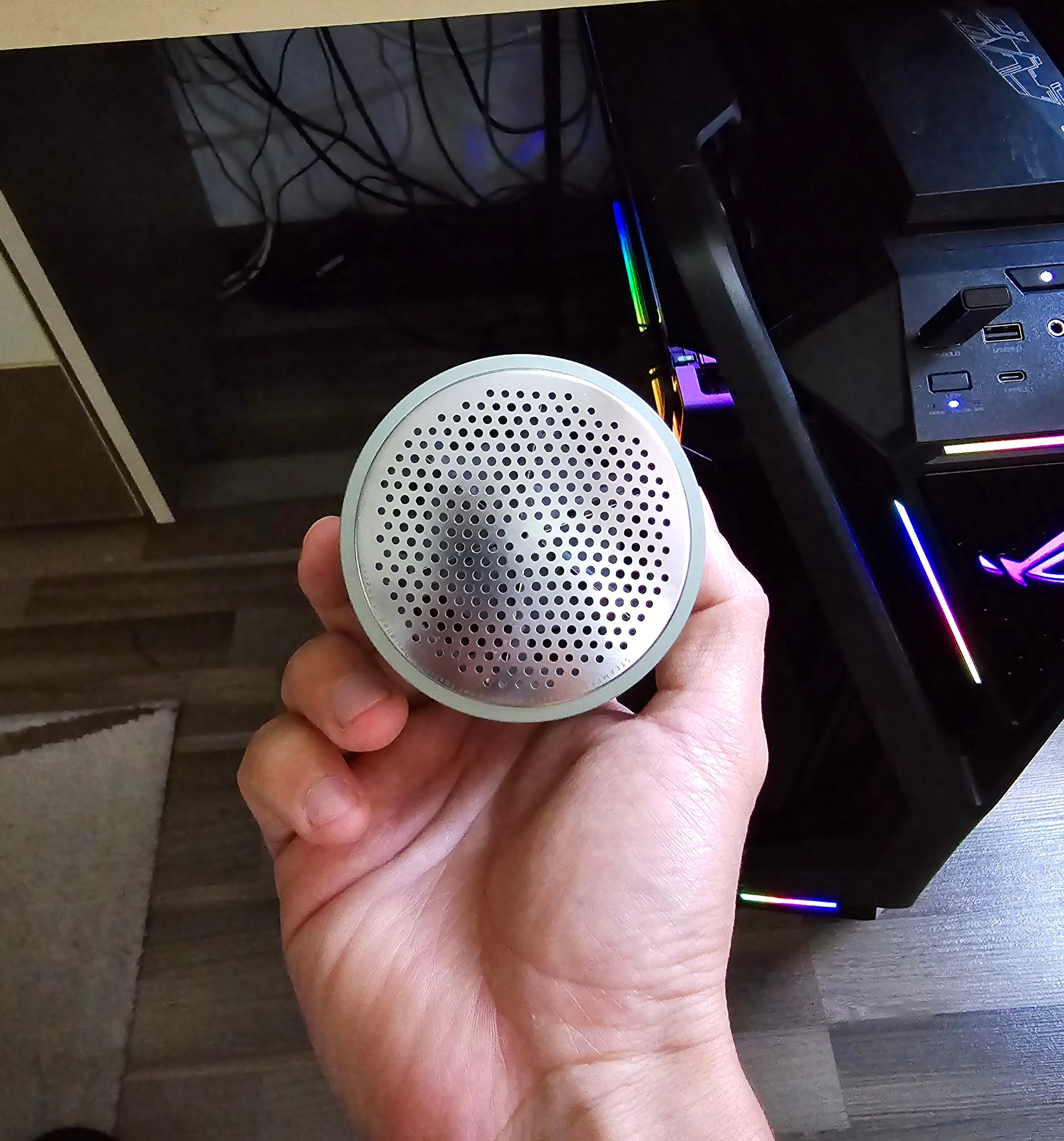 Aparat de curatat scame Steamery Stockholm, Pilo No. 2, USB, 9000 rotatii/min, curatare eficienta a tuturor tipurilor de tesaturi, 2 ore de utilizare continua, forma ergonomica, negru