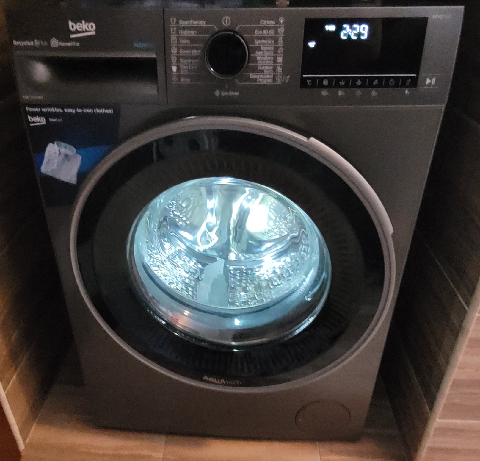 Masina de spalat rufe Beko B5WFU58418, 8 kg, 1400 rpm, Clasa A, AquaTech, SteamCure, Recycled Tub, Motor ProSmart Inverter, Homewhiz through Bluetooth, AddXtra, Steam, Negru