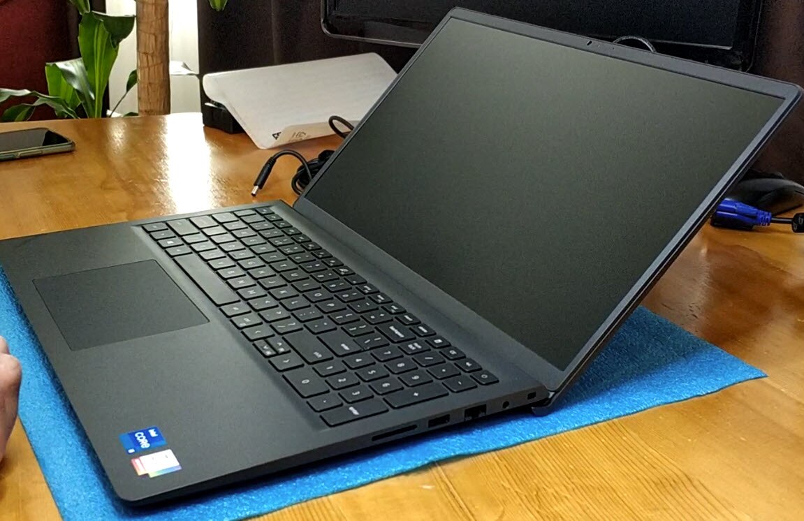 Laptop Dell Vostro 3510 cu procesor Intel® Core™ i5-1135G7 pana la
