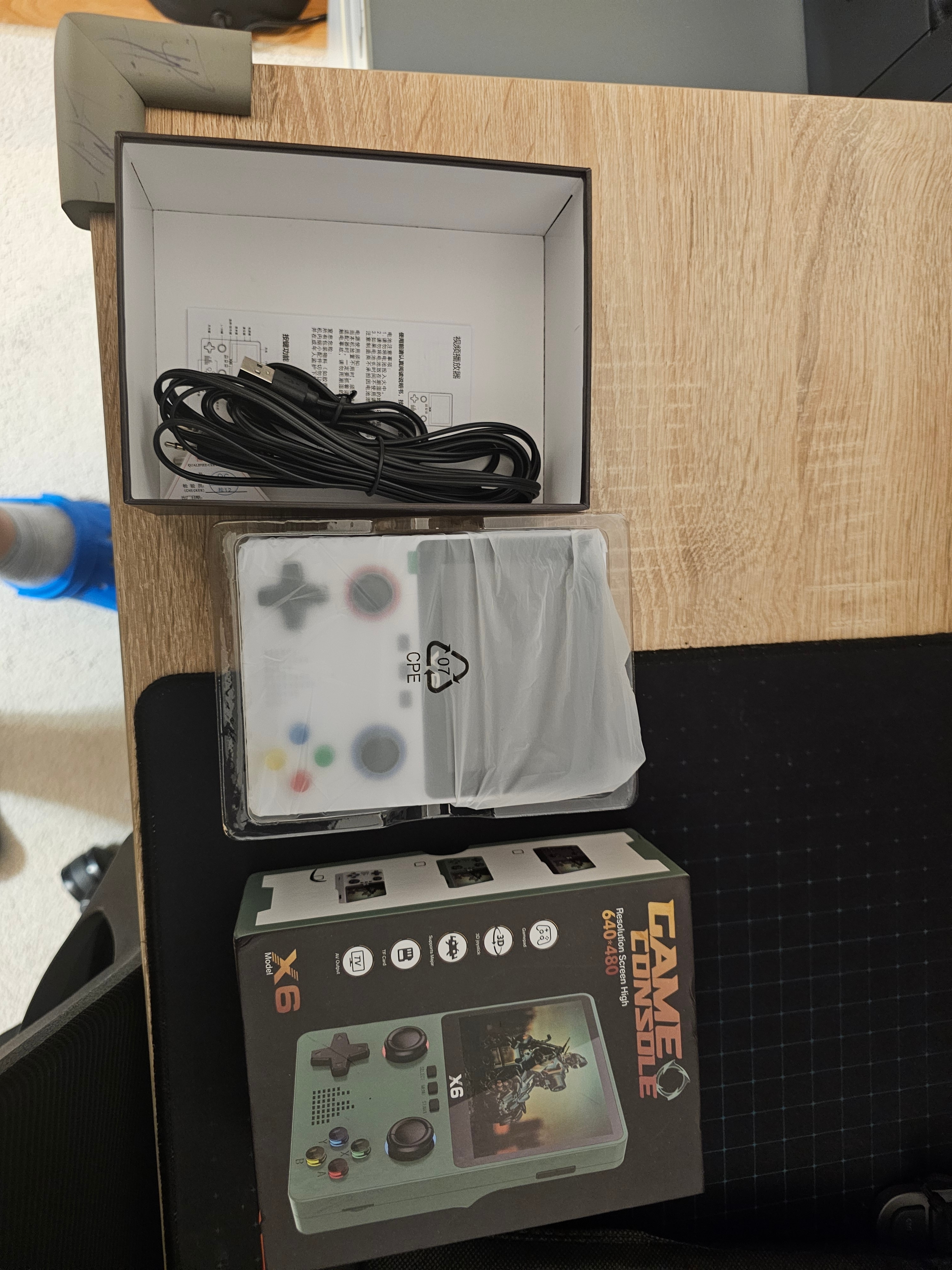 Consola de jocuri portabila, Planet Tech, 3,5 inchi, 640 x 480, 10000 de jocuri, Alb