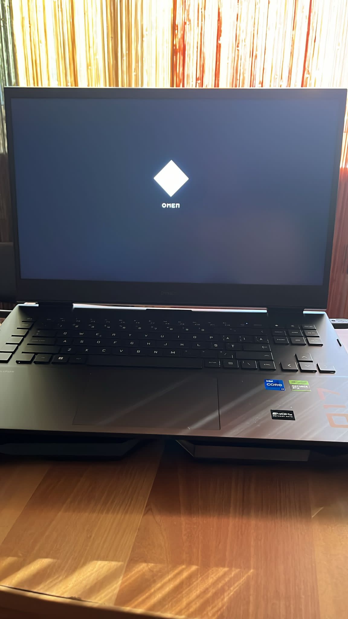 Laptop Gaming HP OMEN 17-cm2005nq cu procesor Intel® Core™ i7-13700HX pana la 5.0 GHz, 17.3", Full HD, IPS, 144Hz, 16GB DDR5, 1TB SSD, NVIDIA GeForce RTX 4060 8GB, Free DOS, Shadow Black