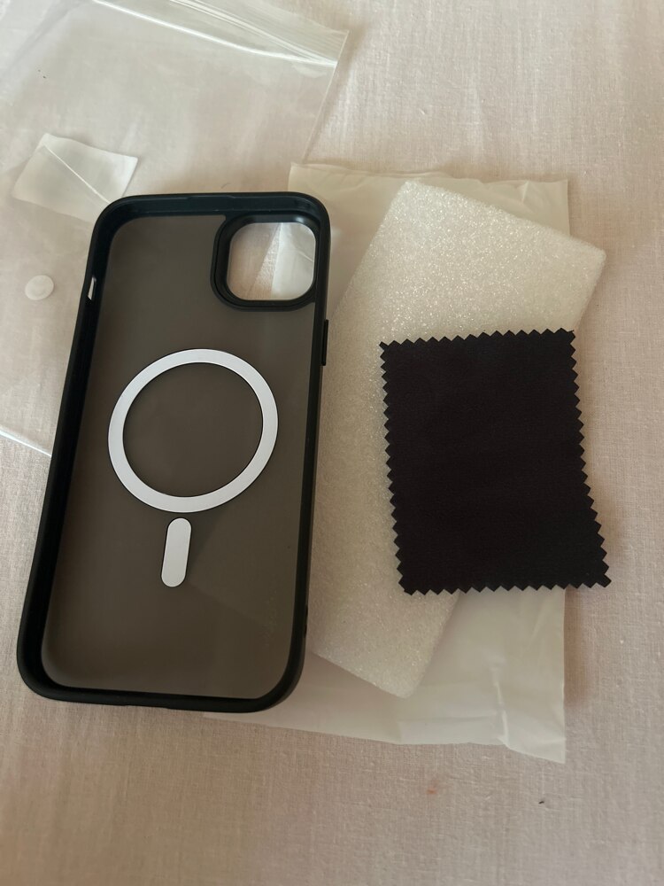 Husa de Protectie iphone 14 plus, SINBINTA, Cu carpa de curatare, Accepta incarcarea fara fir, Atractie magnetica, Rezistent la petele de ulei, Subtire anti-alunecare, Durabil, TPU/Policarbonat, Negru