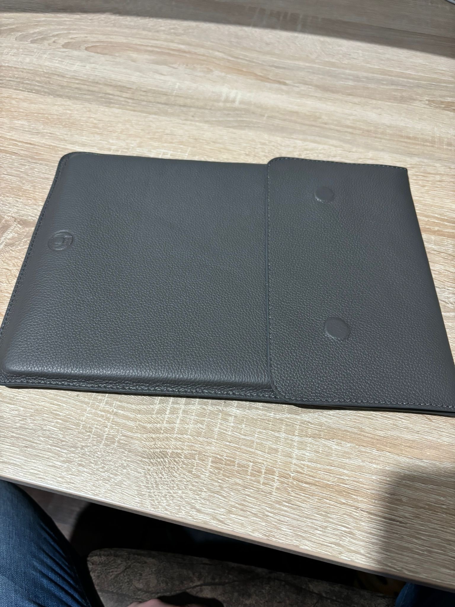 Husa laptop, MacBook PRO 13 inch, piele naturala cu mouse pad, inchidere magnetica, margini vopsite manual, e-store, nude