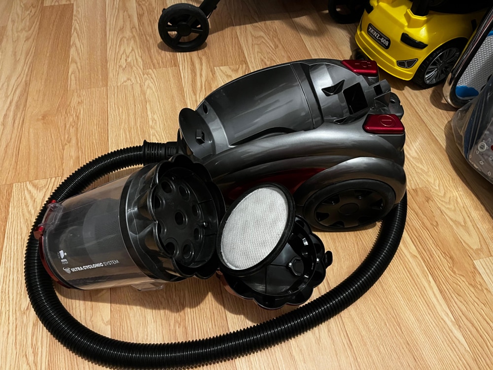 Aspirator fara sac Daewoo RCC-250R-2, 2.5 L, 800 W, Rosu