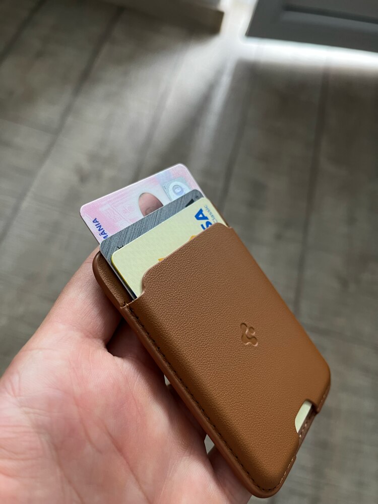Suport de carduri pentru telefon Spigen Valentinus Card Holder, Compatibil MagSafe, Atasare cu adeziv 3M, Negru
