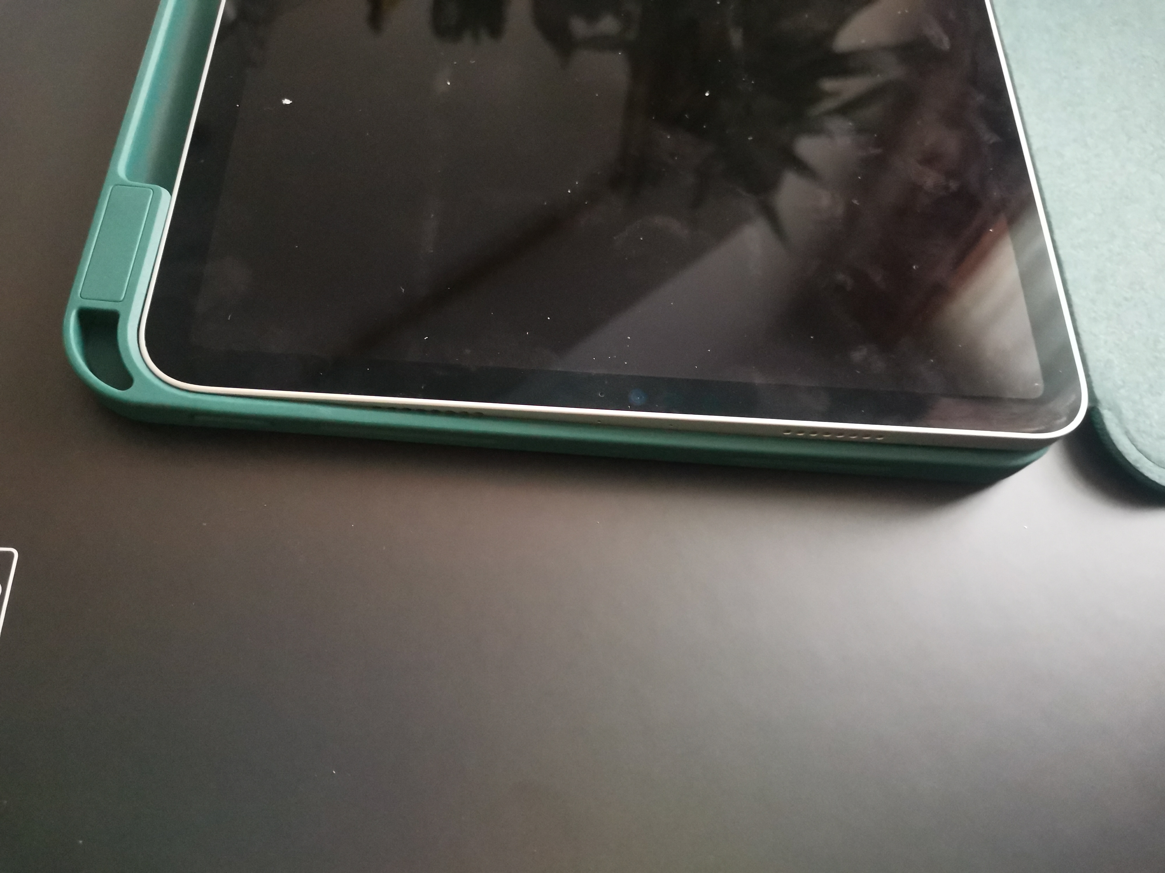 Husa pentru iPad Pro 11 (2024) - Spigen Urban Fit - Midnight Green
