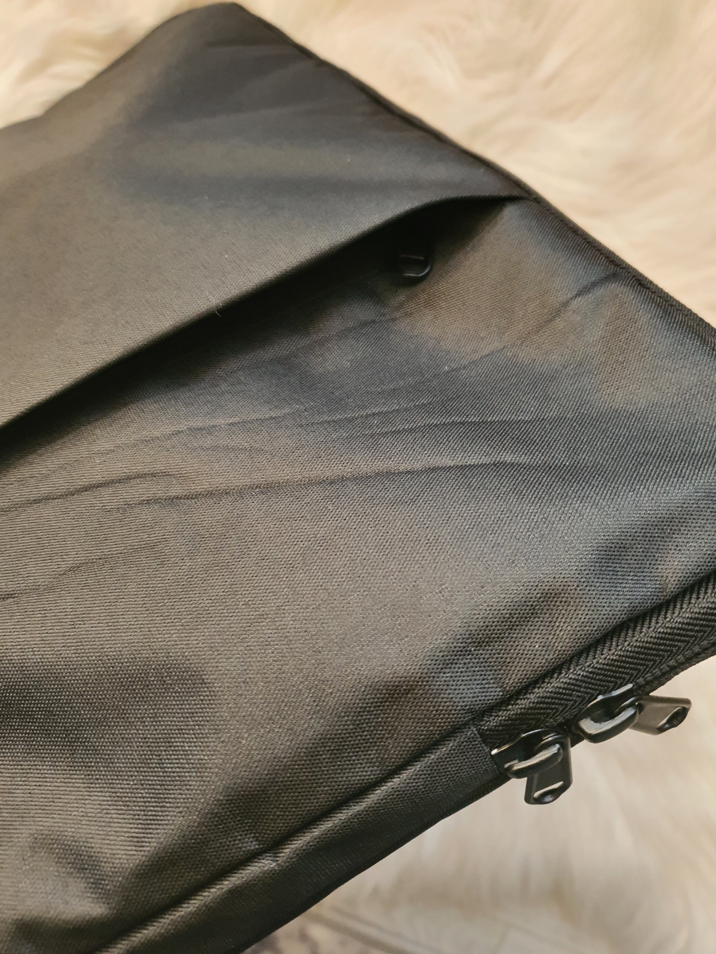 Husa de protectie pentru laptop CLASStitude, compatibila cu diagonala pana la 13 inchi, buzunar tableta, inchidere cu fermoar, 35 x 27 cm, Verde / Alb