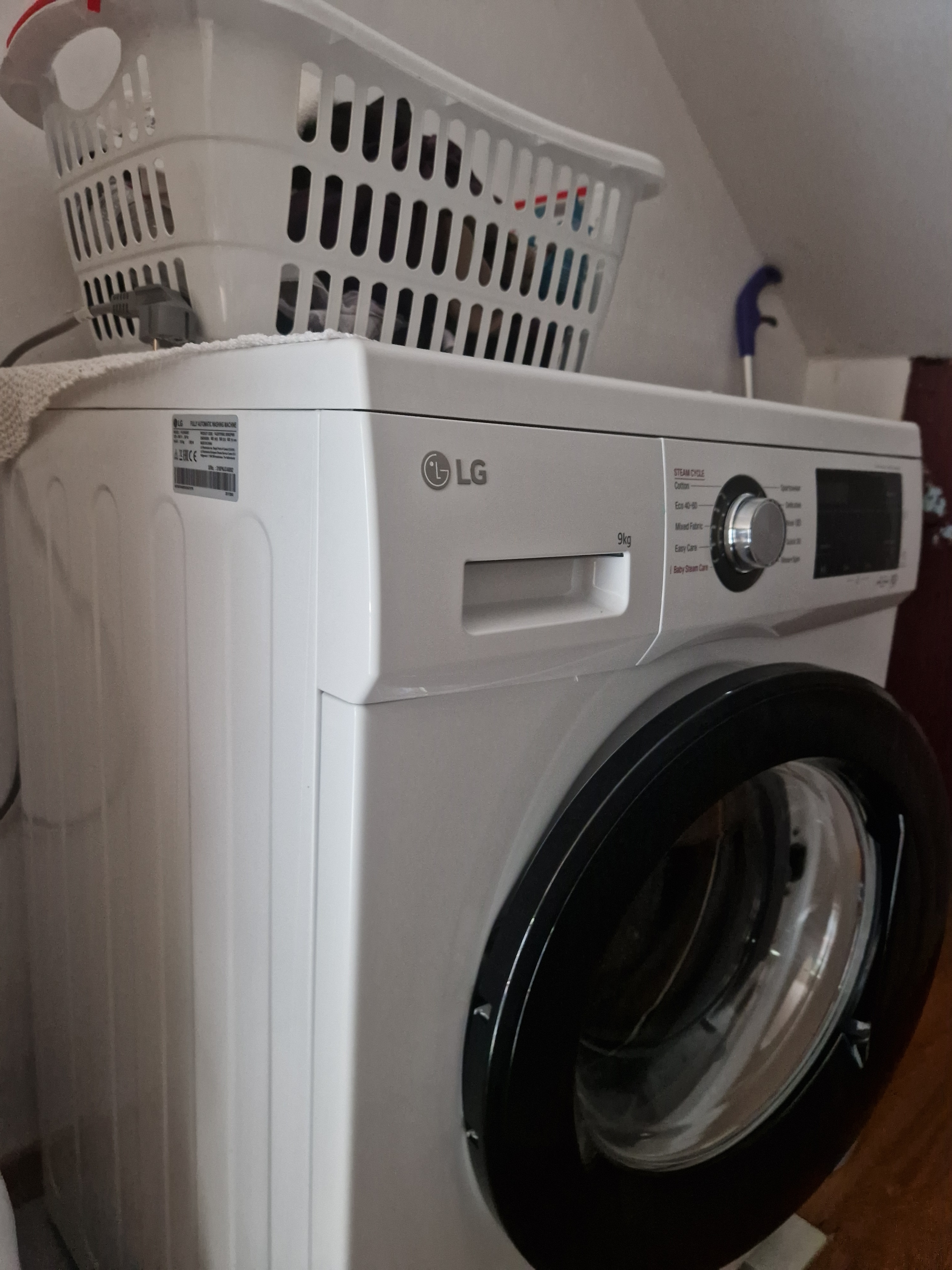 Masina de spalat rufe LG F4J3VS6WE, 9 kg, 1400 rpm, Clasa D, Inverter Direct Drive, Steam, Smart Diagnosis, Alb