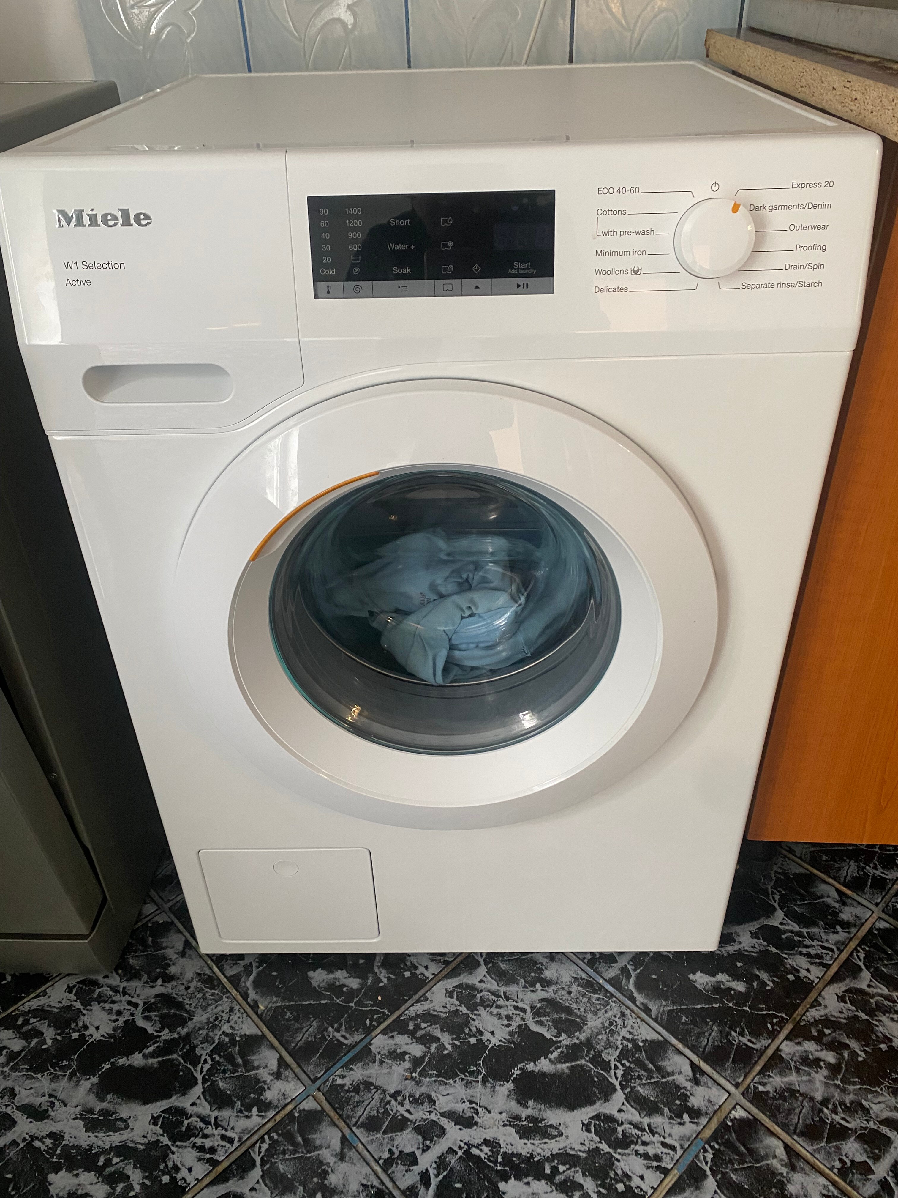 RESIGILAT: Masina de spalat rufe Miele WSA 033 WCS, 7 kg, 1400 RPM, Clasa B, CapsDosing, EasyControl, DirectSensor, Motor ProfiEco Inverter, Alb