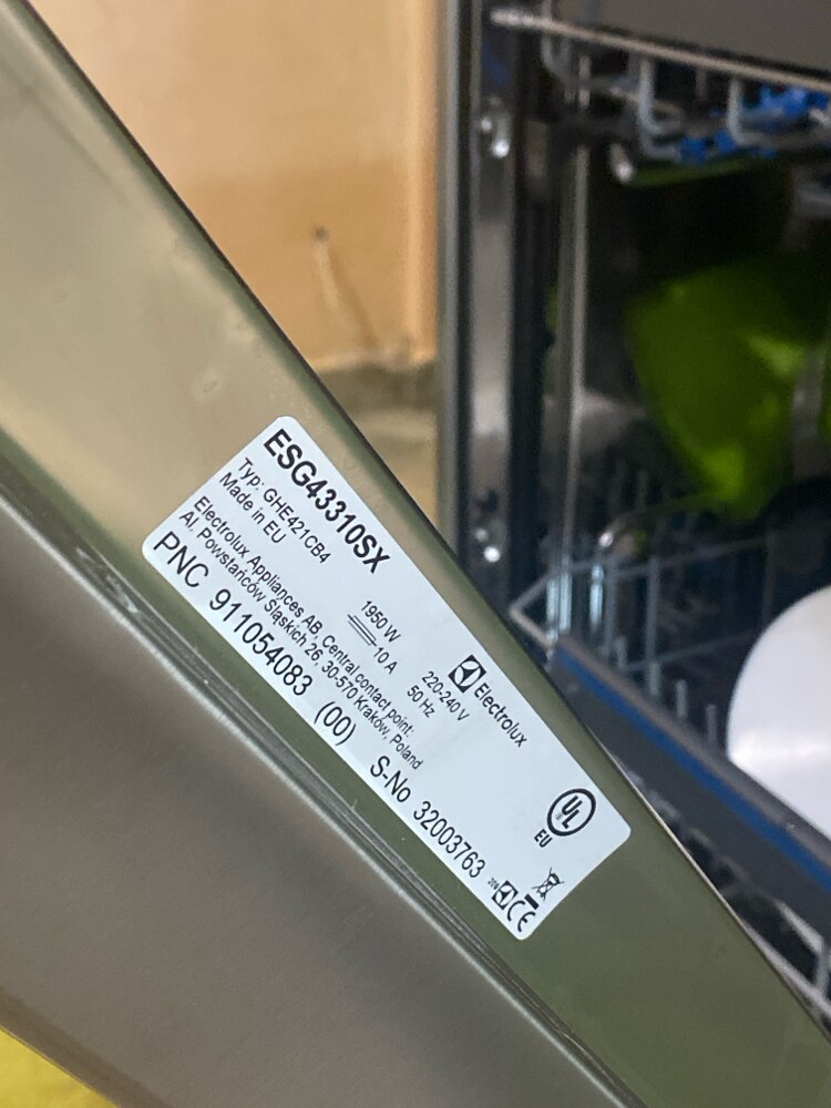 RESIGILAT: Masina de spalat vase Electrolux ESG43310SX, 10 seturi, 8 programe, Clasa D, Motor Inverter, Display LED, 45 cm, Inox