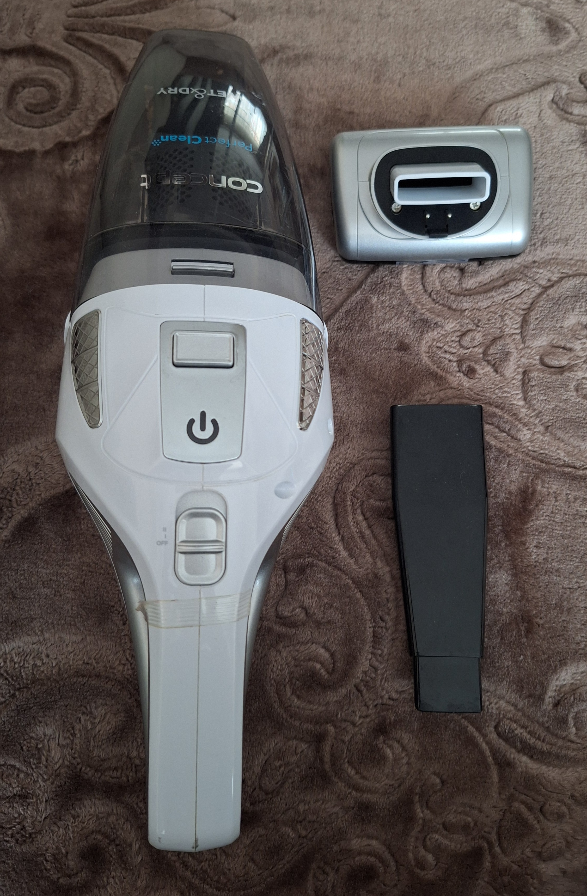 Aspirator de mana Concept VP4370, 90W, 14.8 V, Wet & Dry, 0.45 L, lichid 150 ml, 2 niveluri putere, filtru HEPA, Alb