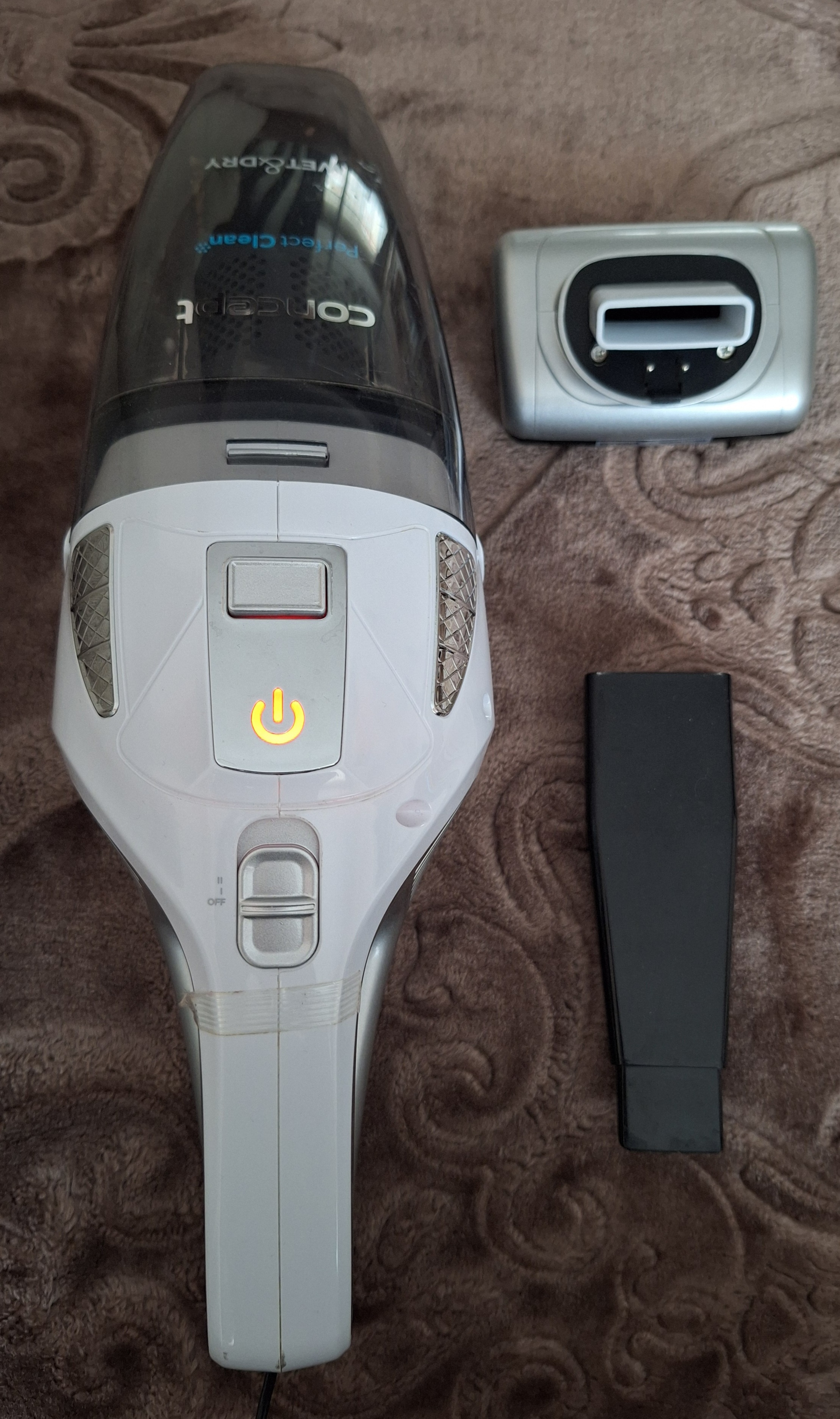 Aspirator de mana Concept VP4370, 90W, 14.8 V, Wet & Dry, 0.45 L, lichid 150 ml, 2 niveluri putere, filtru HEPA, Alb